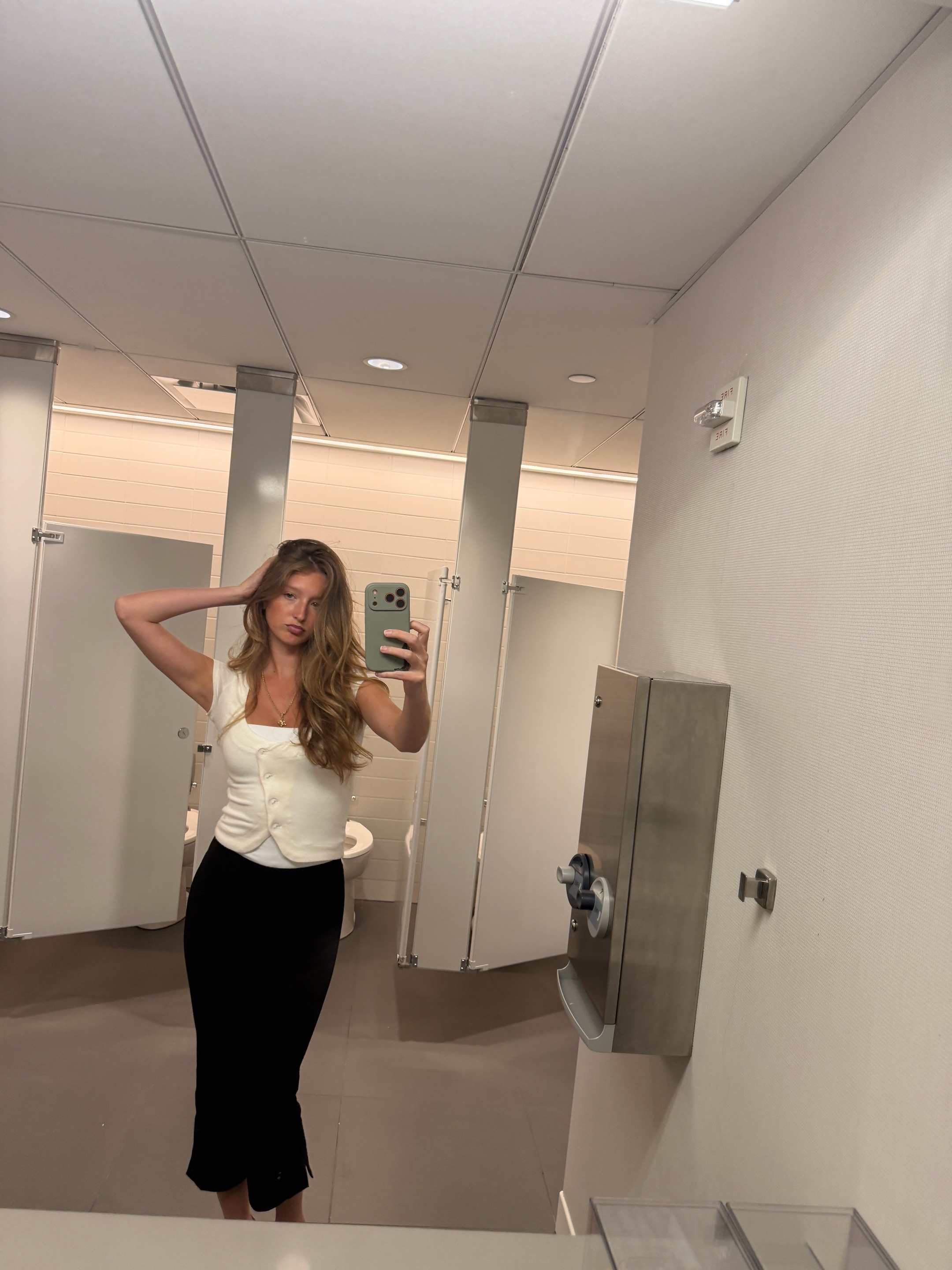 @Bella