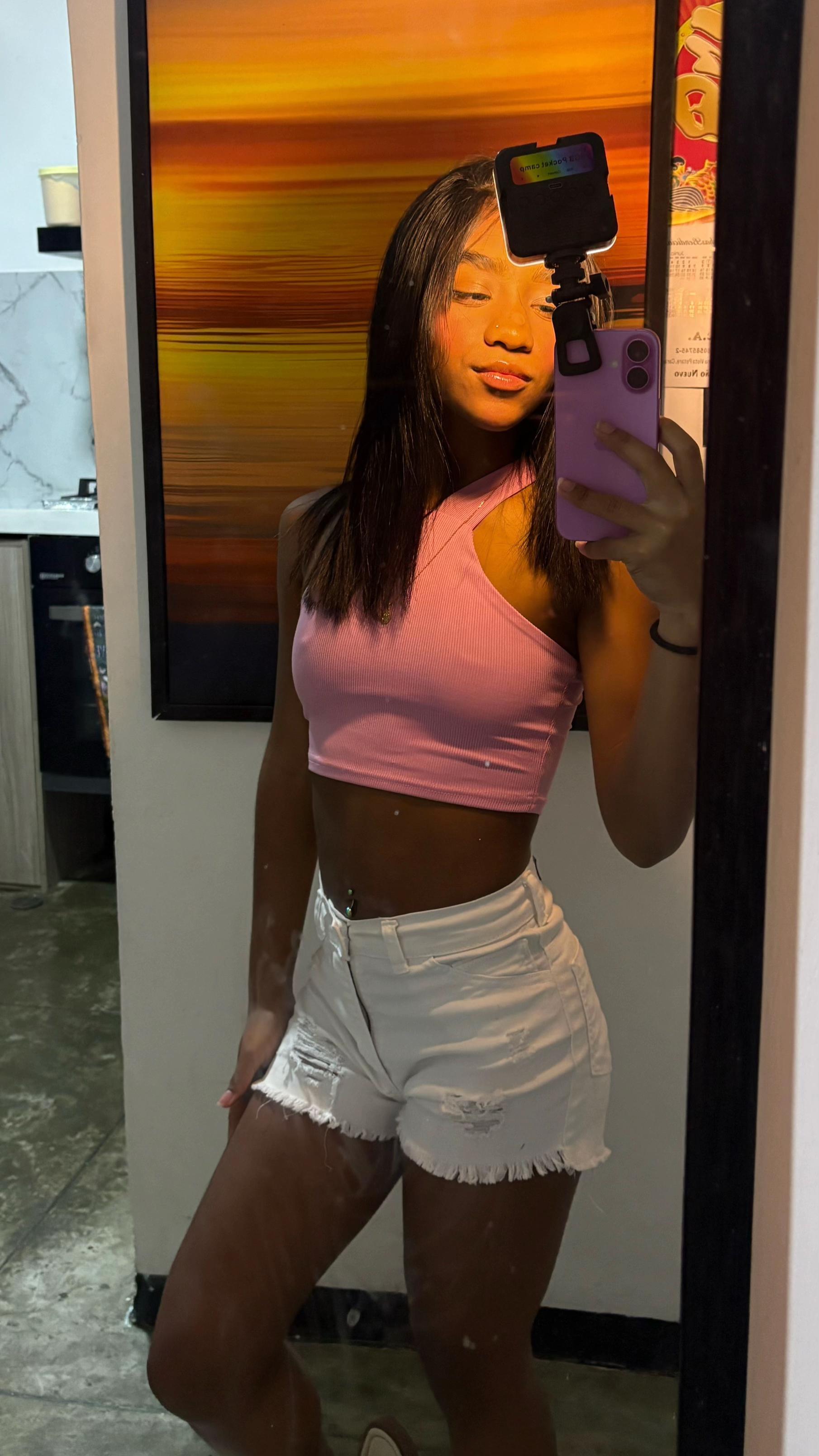 @𝒮𝑜𝒻&iacute;𝒶 𝒮𝒽𝒶𝓇𝓁𝑜𝓉𝒽𝑒