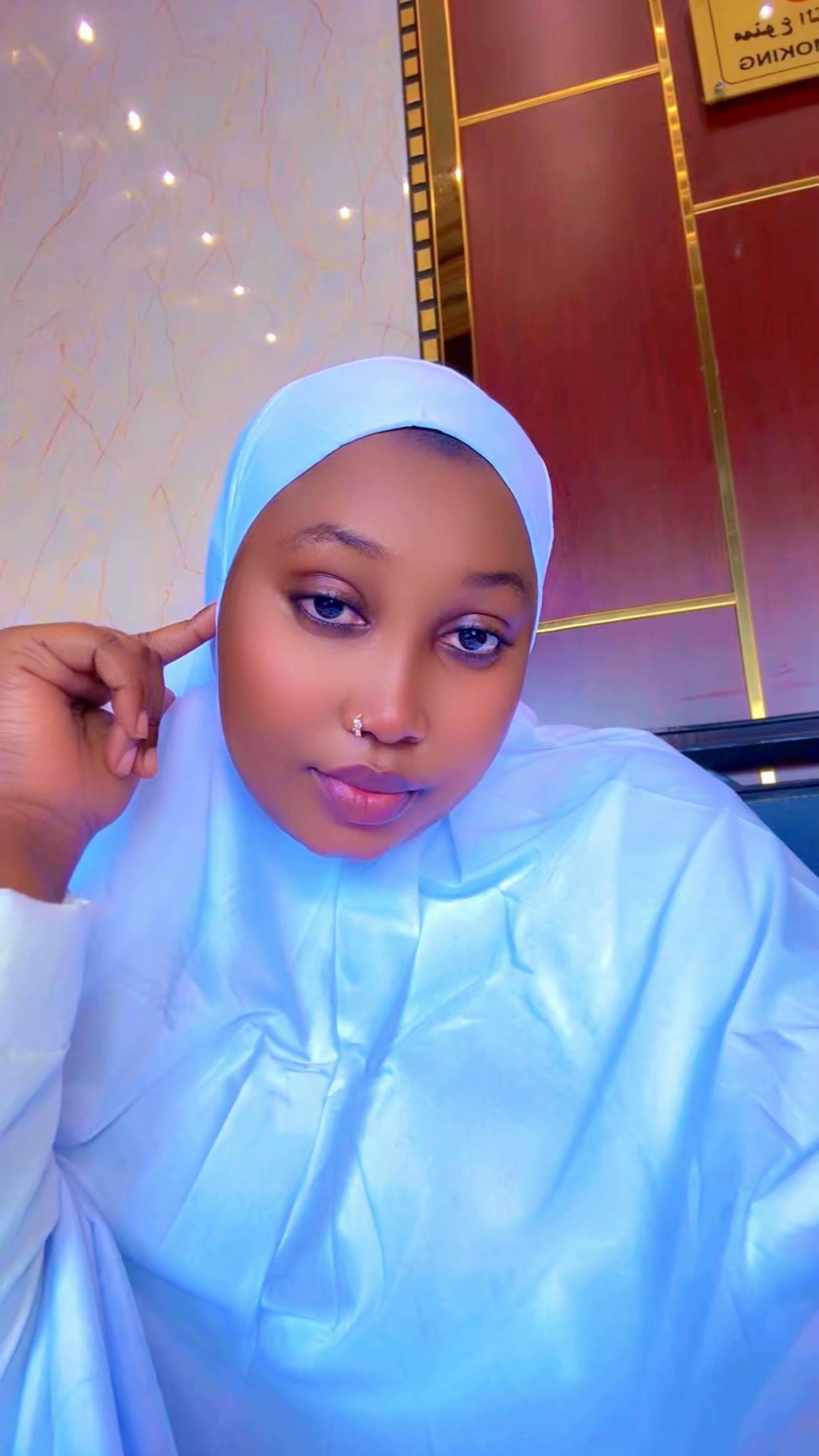 @Pretty Adaa300