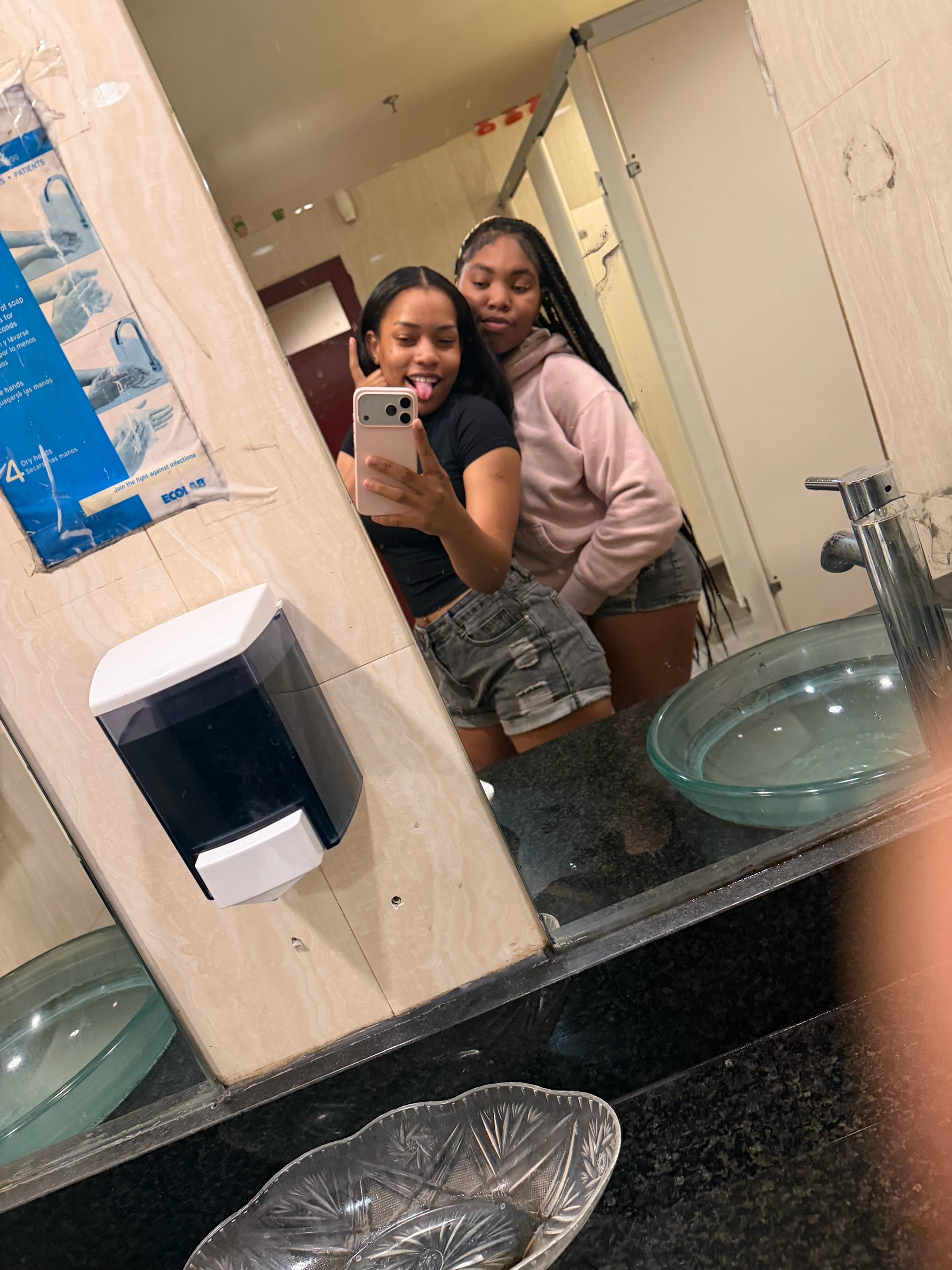 @1bratt.c