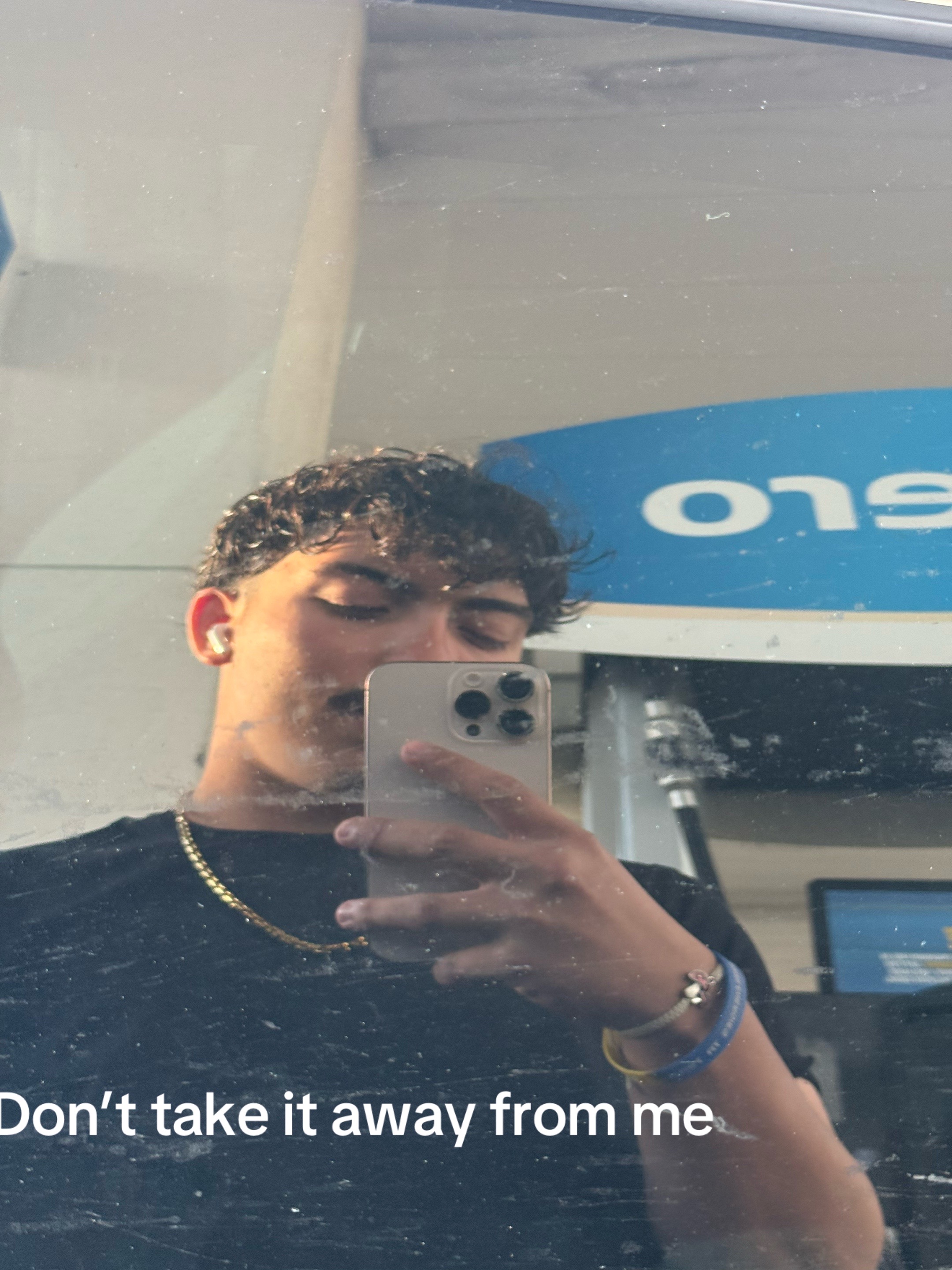 @Alejandro
