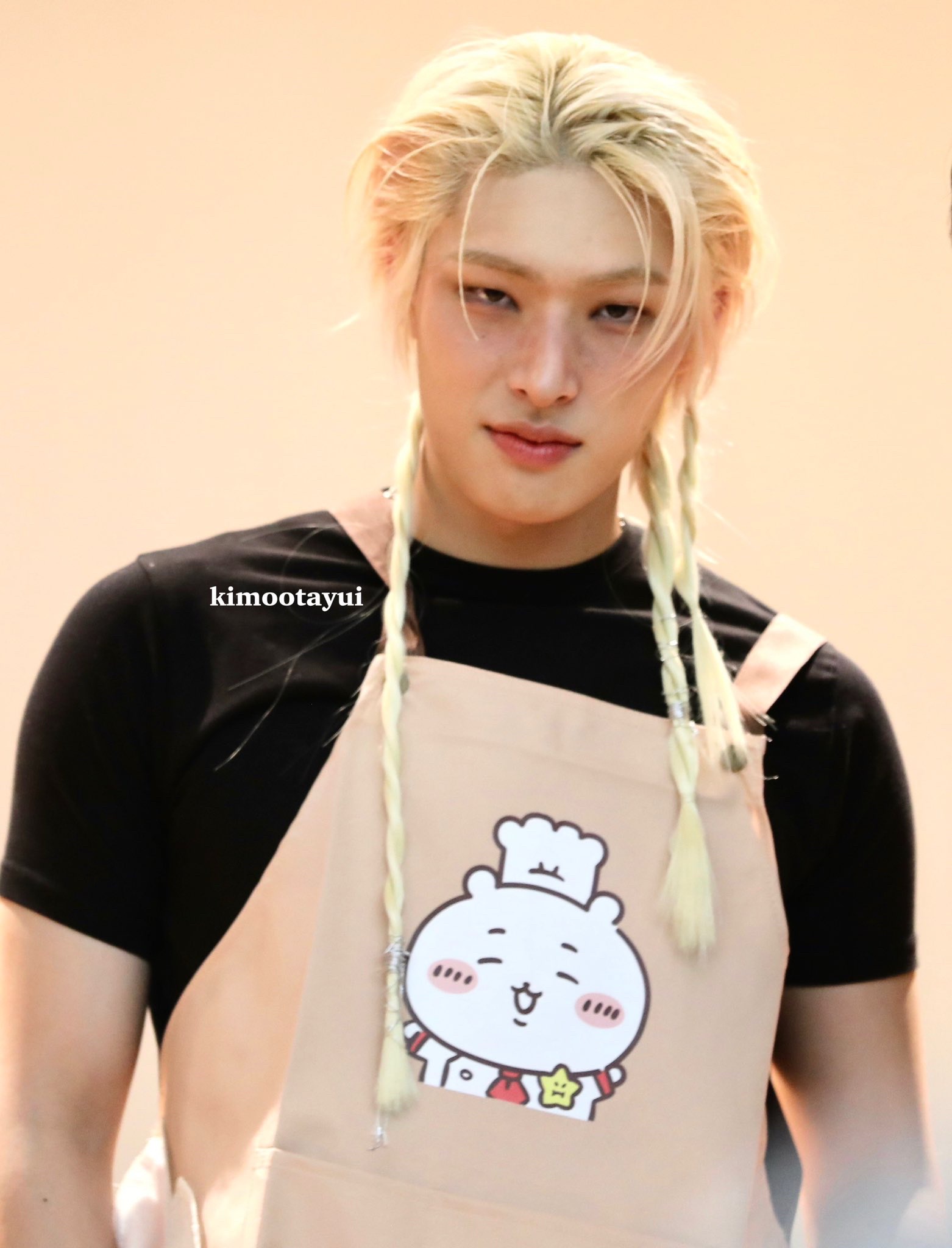 @🥸