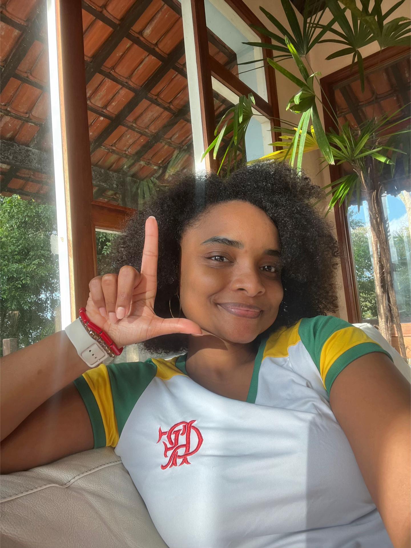 @Esthela
