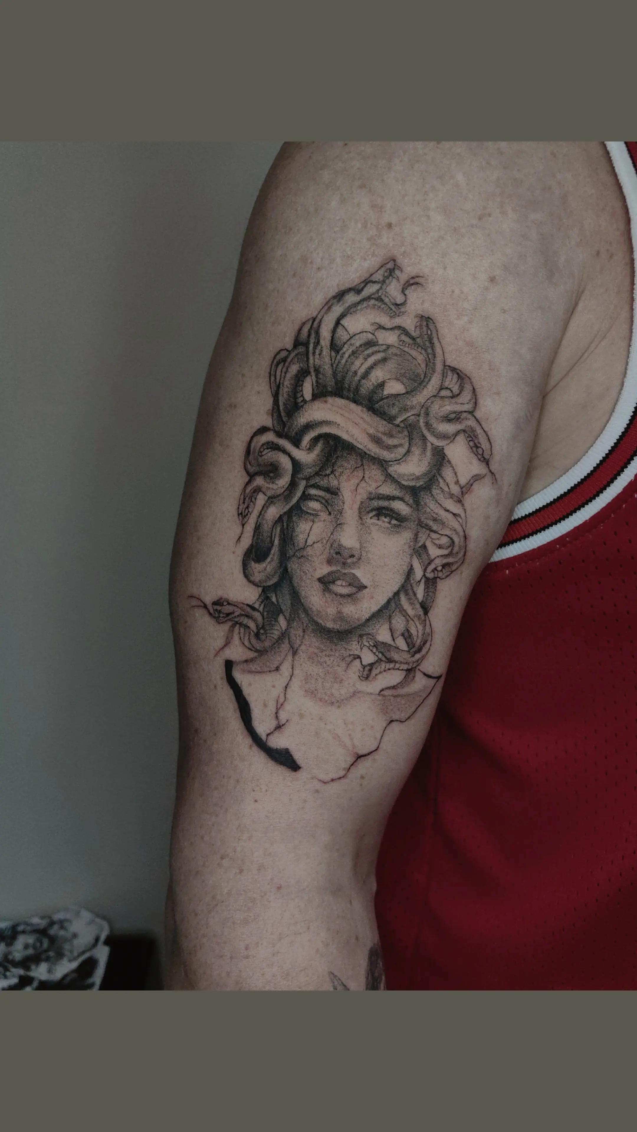 @Aferka_tattooartist