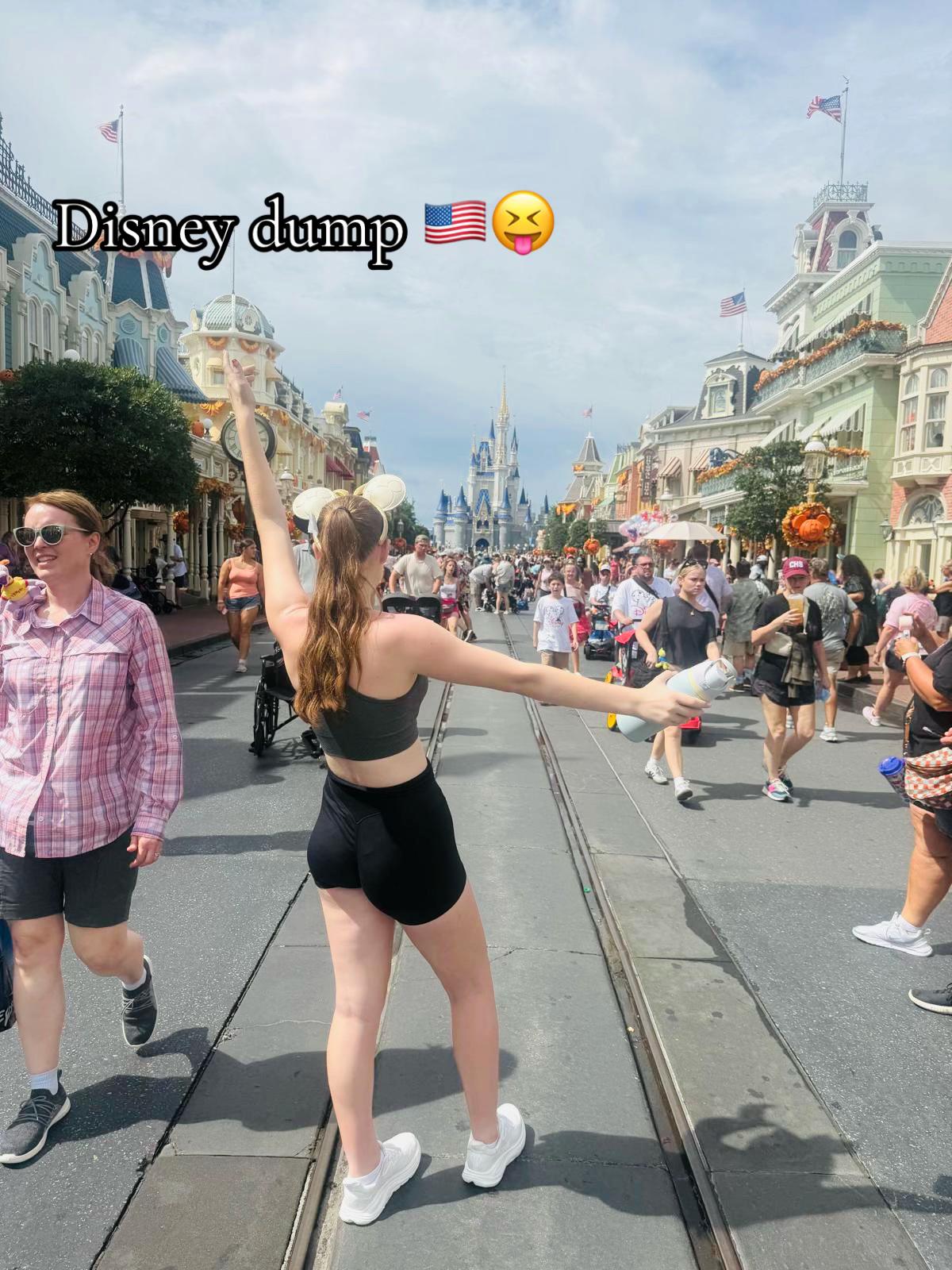 @𝐋𝐈𝐕 😝
