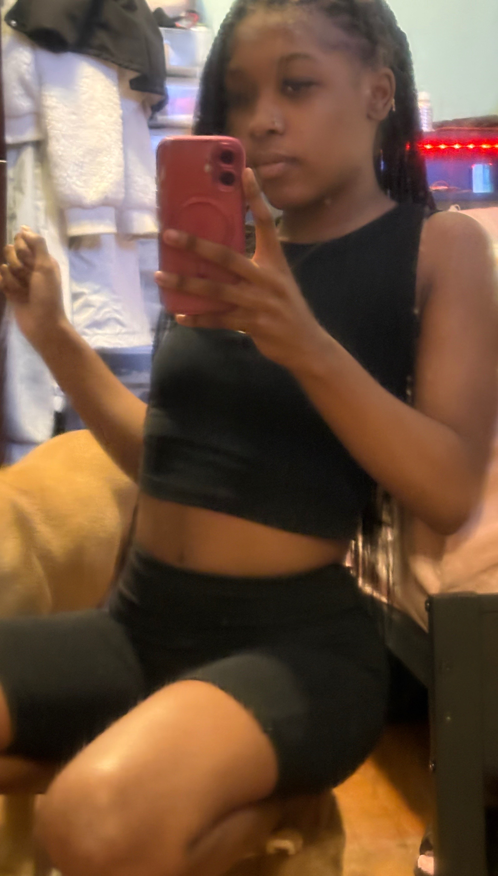 @femaleehendrix__