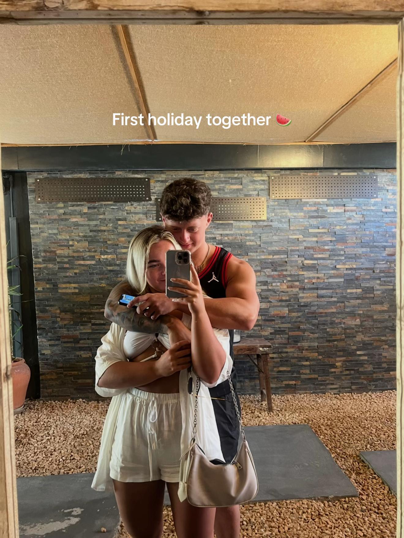 @lil.ashtonn
