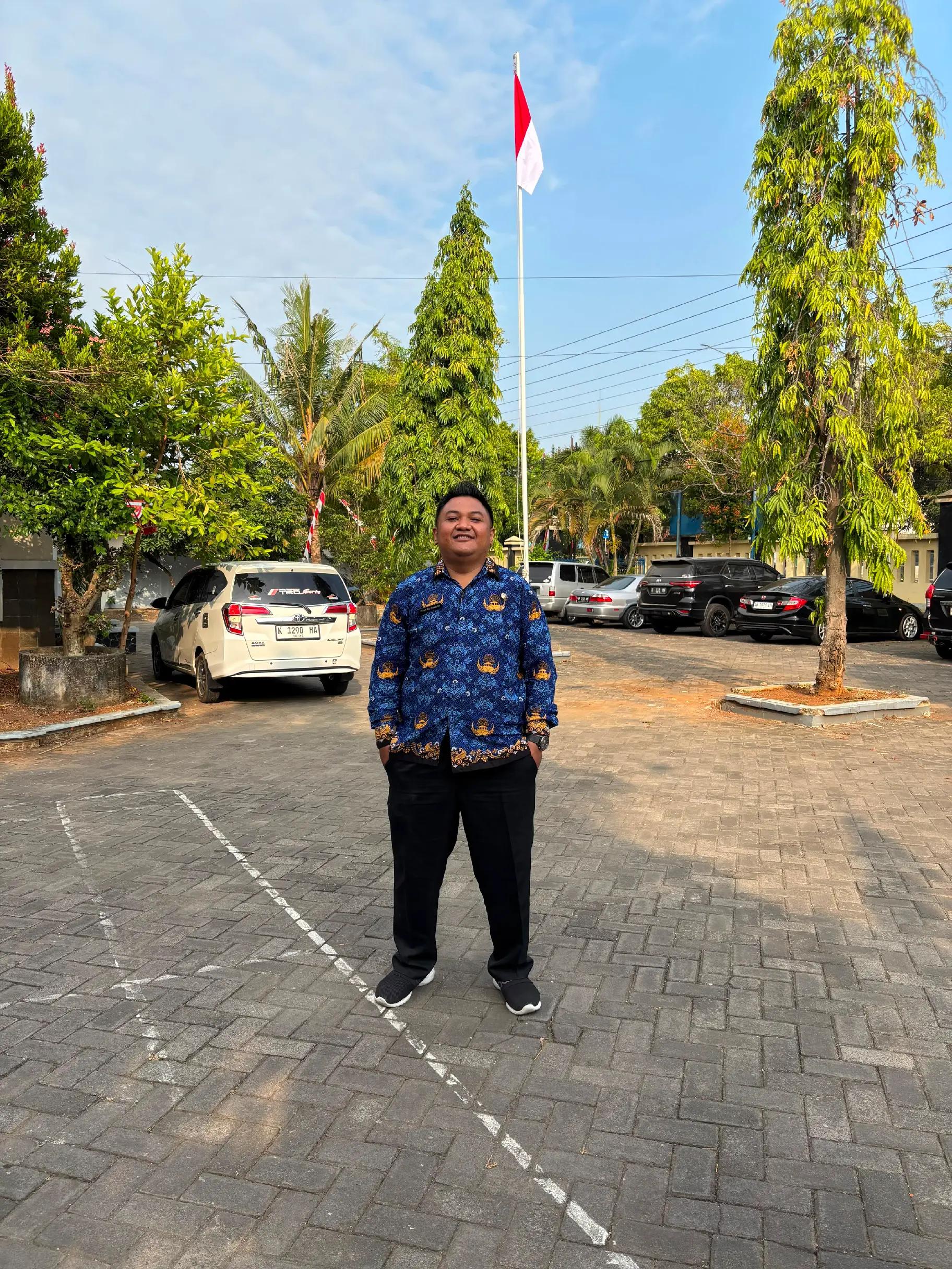 @Sebut saja R