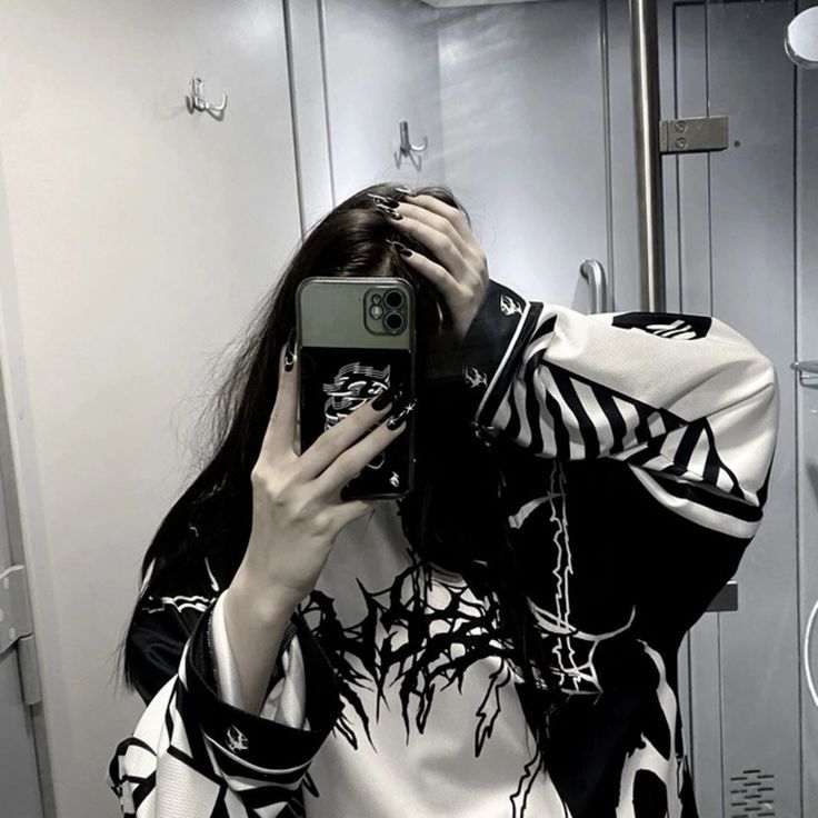@꧁𓆩Elisa Von Ataraxia9976