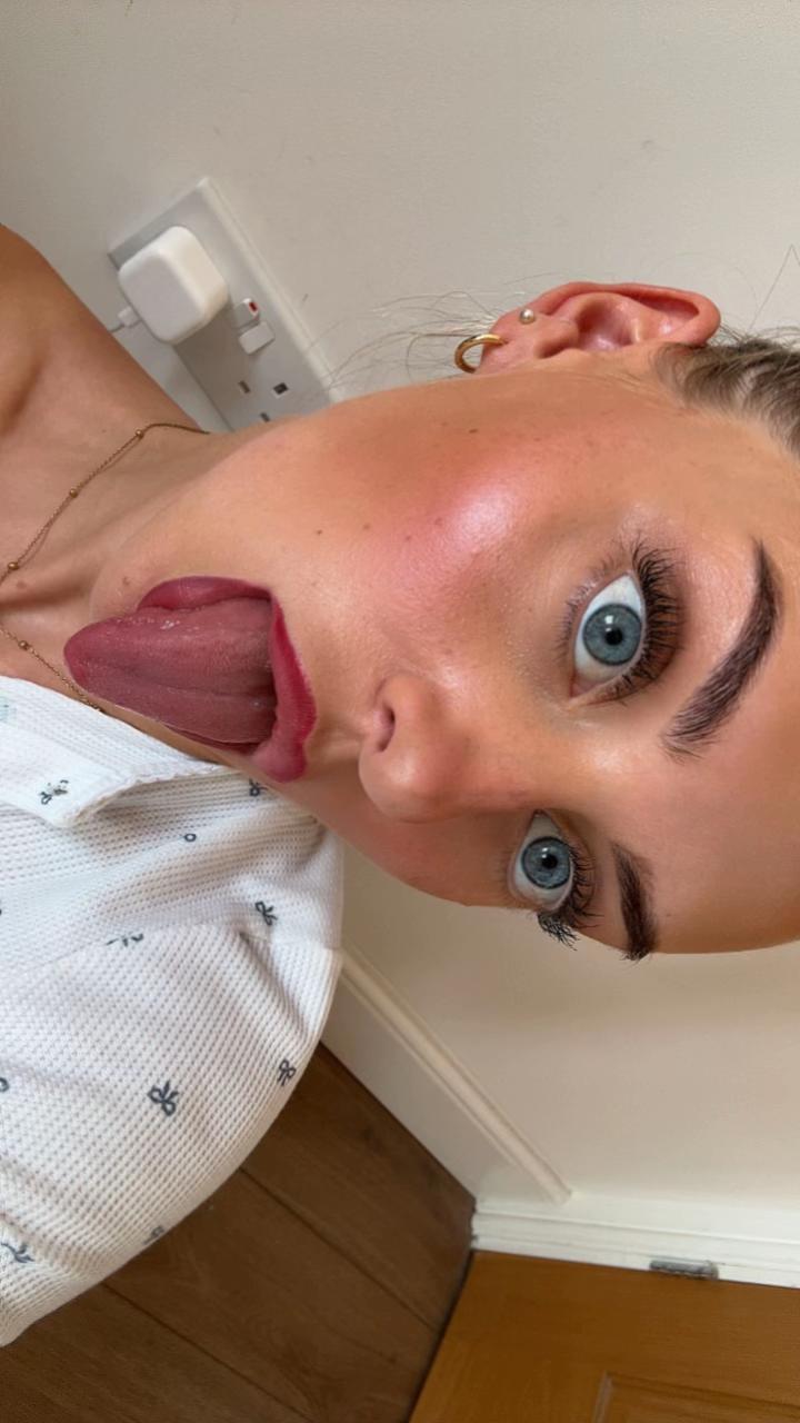 @Rhiannon blue