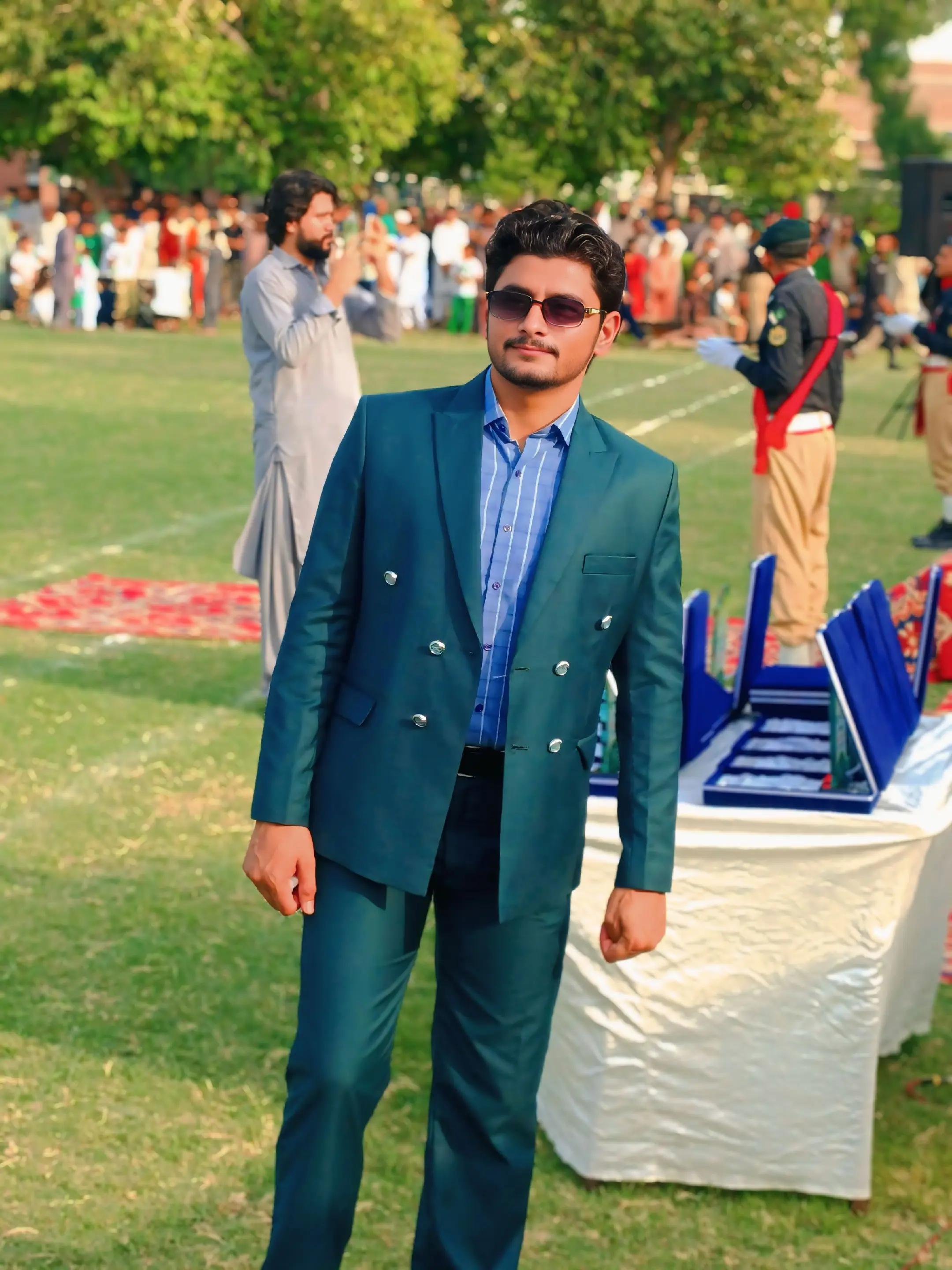 @(❤Ayan Malik(✿♥‿♥)