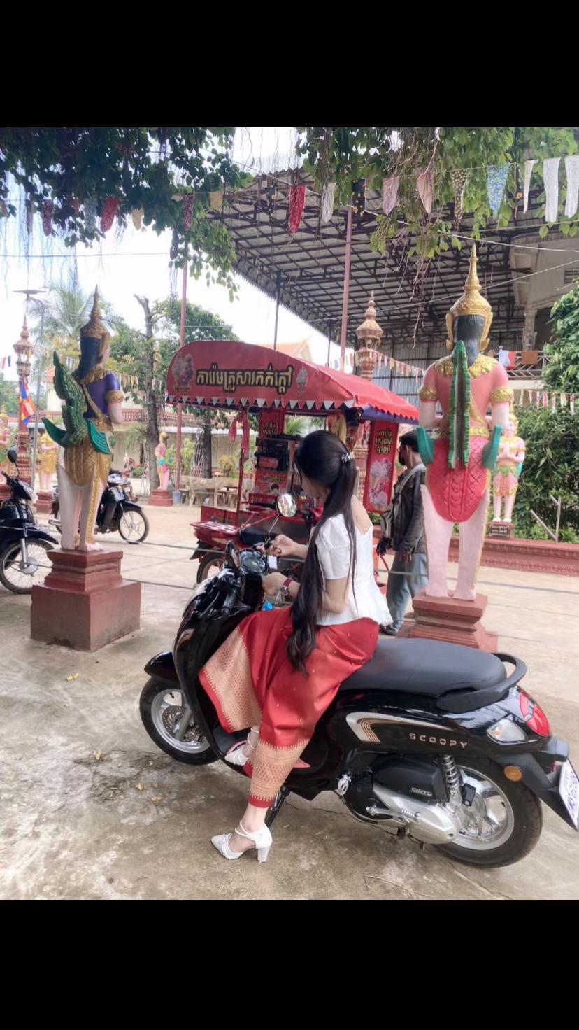@Ł&Yacute;-លី 🎀