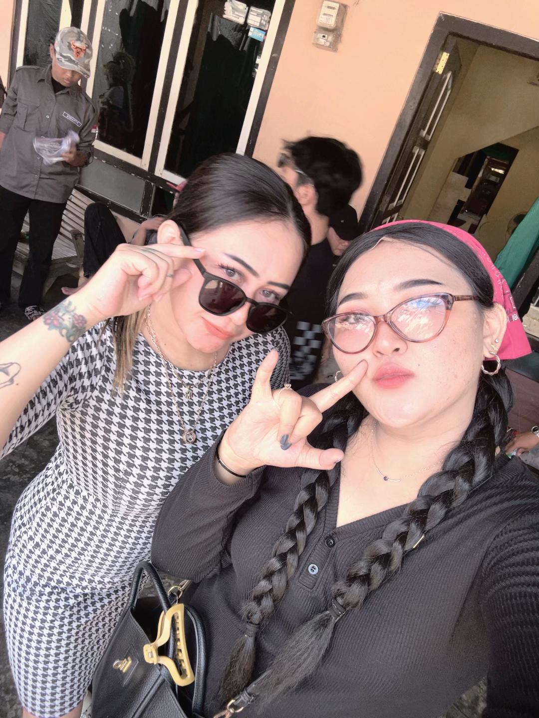 @DellaSantika22