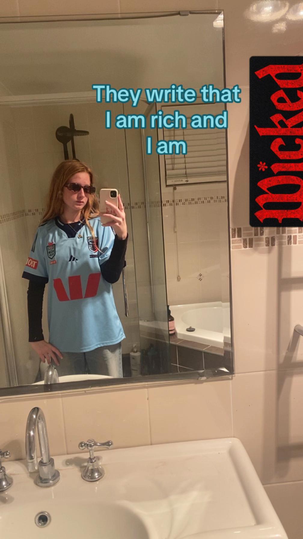 @𝒯𝒾𝒶𝒶🥂