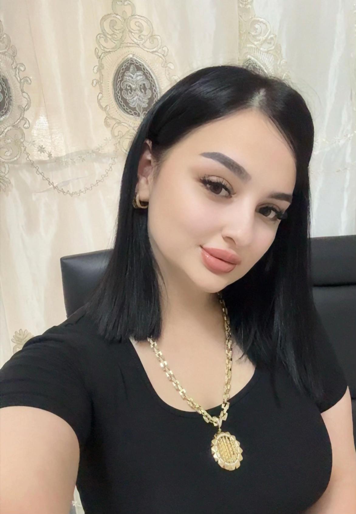 @𝑮𝑴_1810