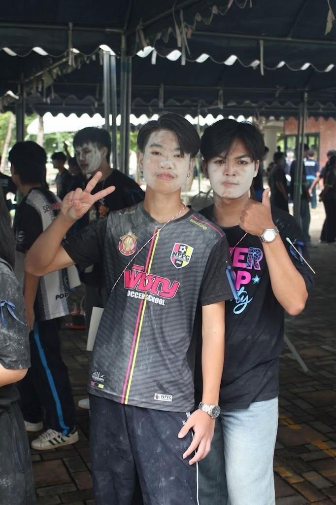 @ขวาเหล้าสีซ้ายเหล้าขาว