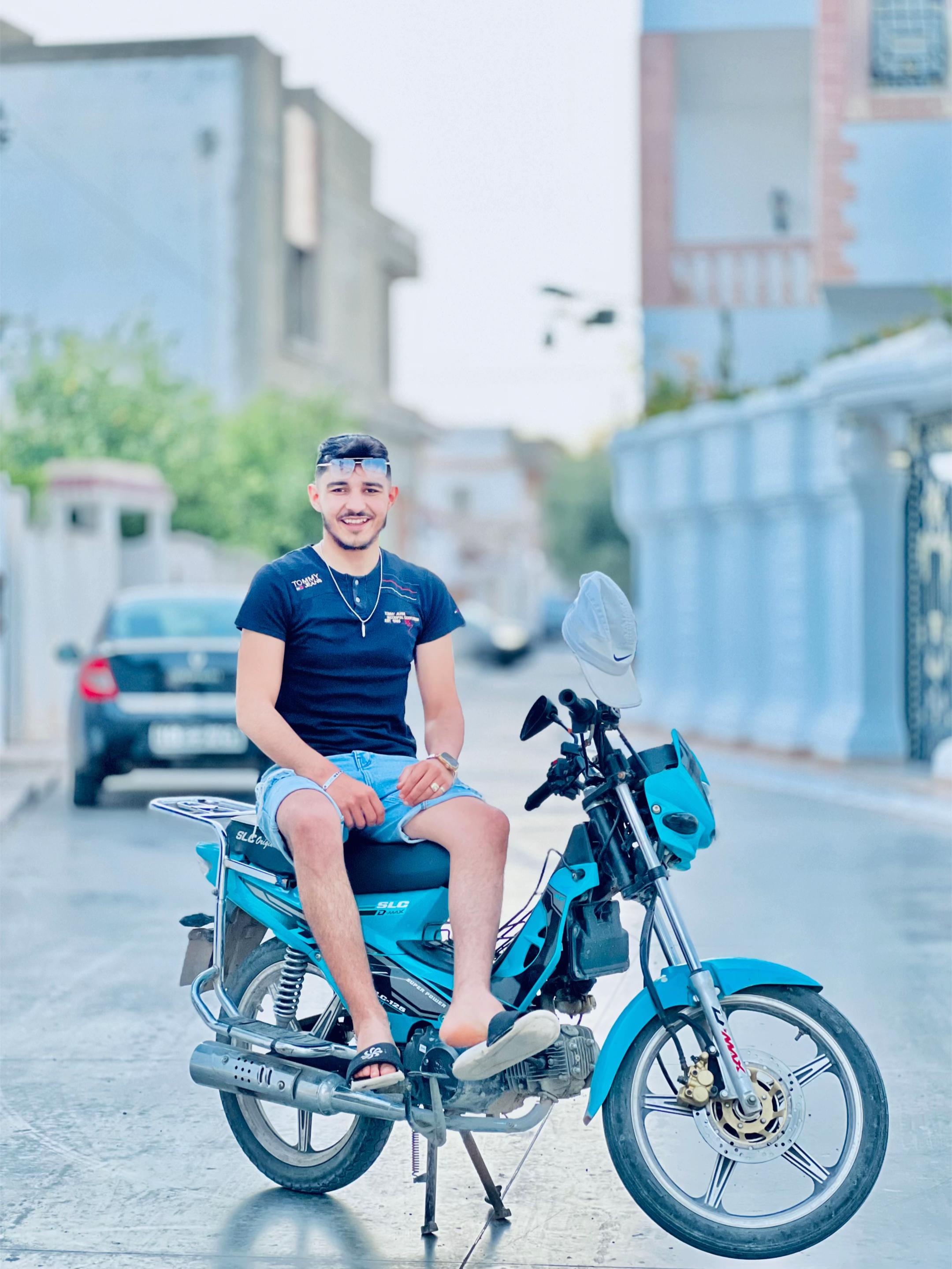 @👑قاسم أمين الزعيشي👑