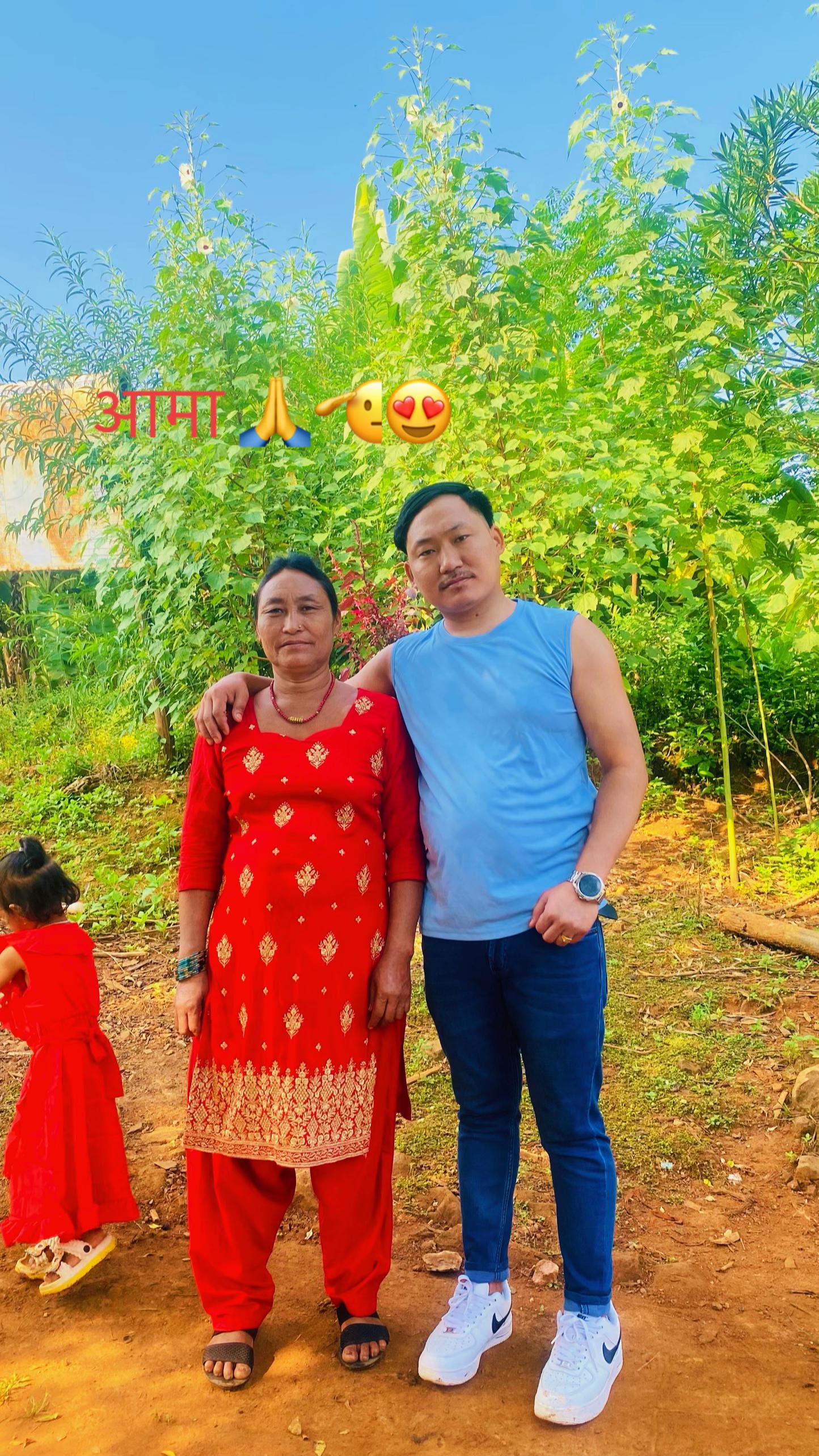 @Mitra magar (खादि 🇶🇦❣️)