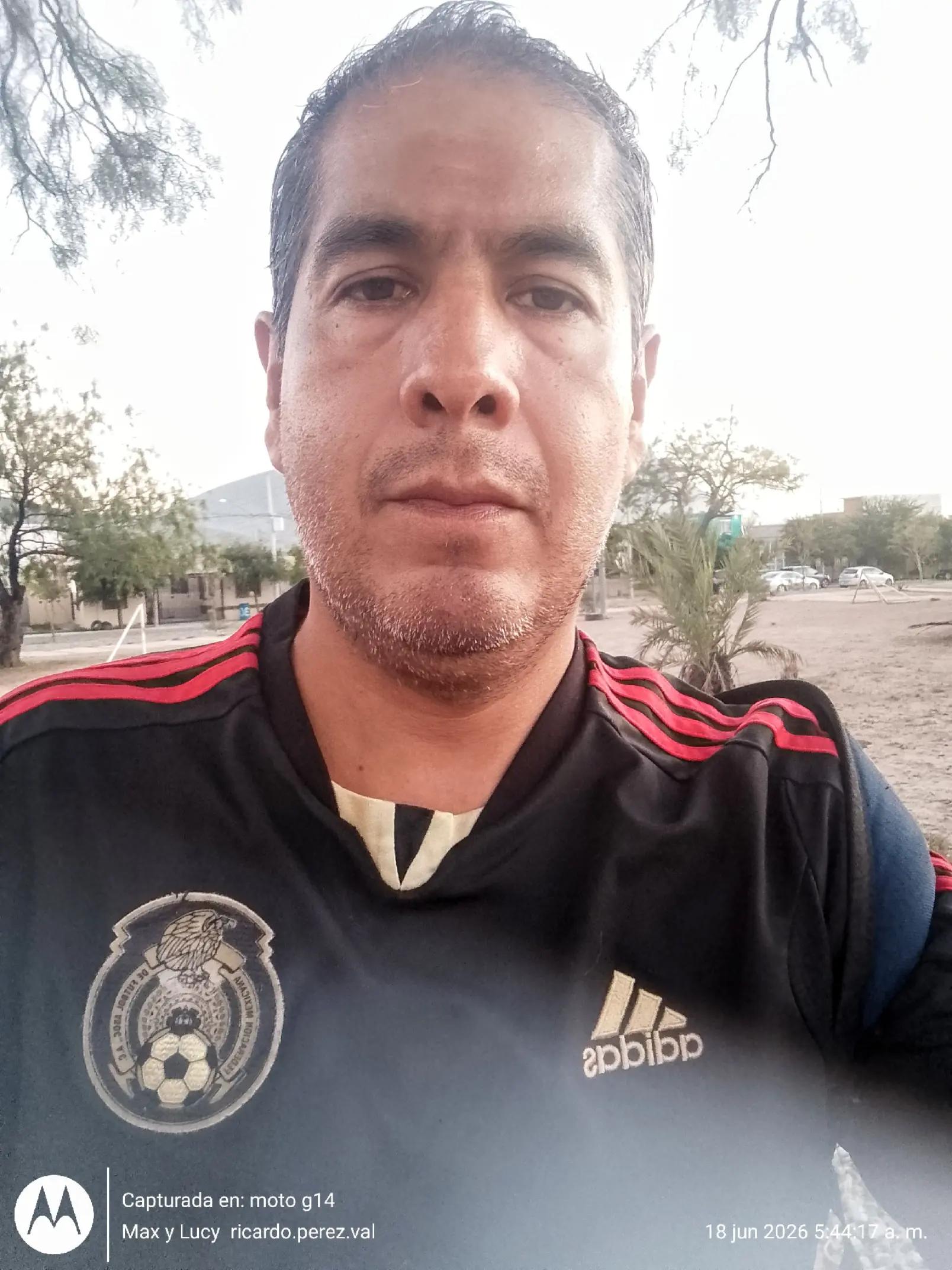 @J Ricardo Perez