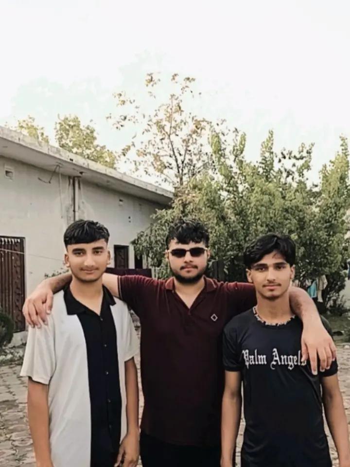 @HAمZA,🧸🏏