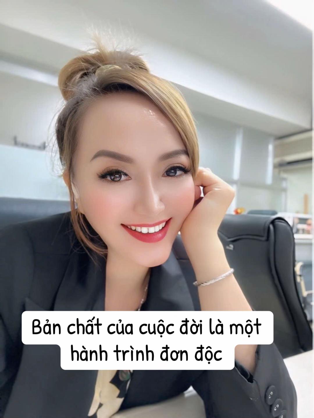 @🍀📖Julie Nguyễn🍀✨💫
