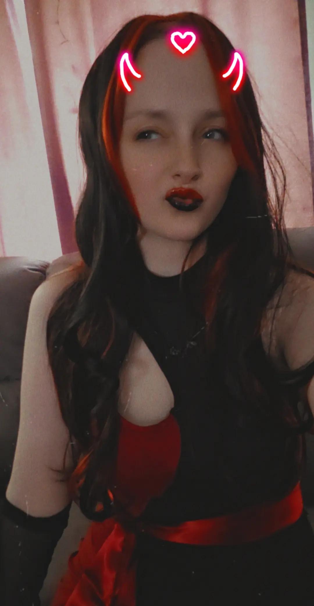 @PurpHairWaifuTV