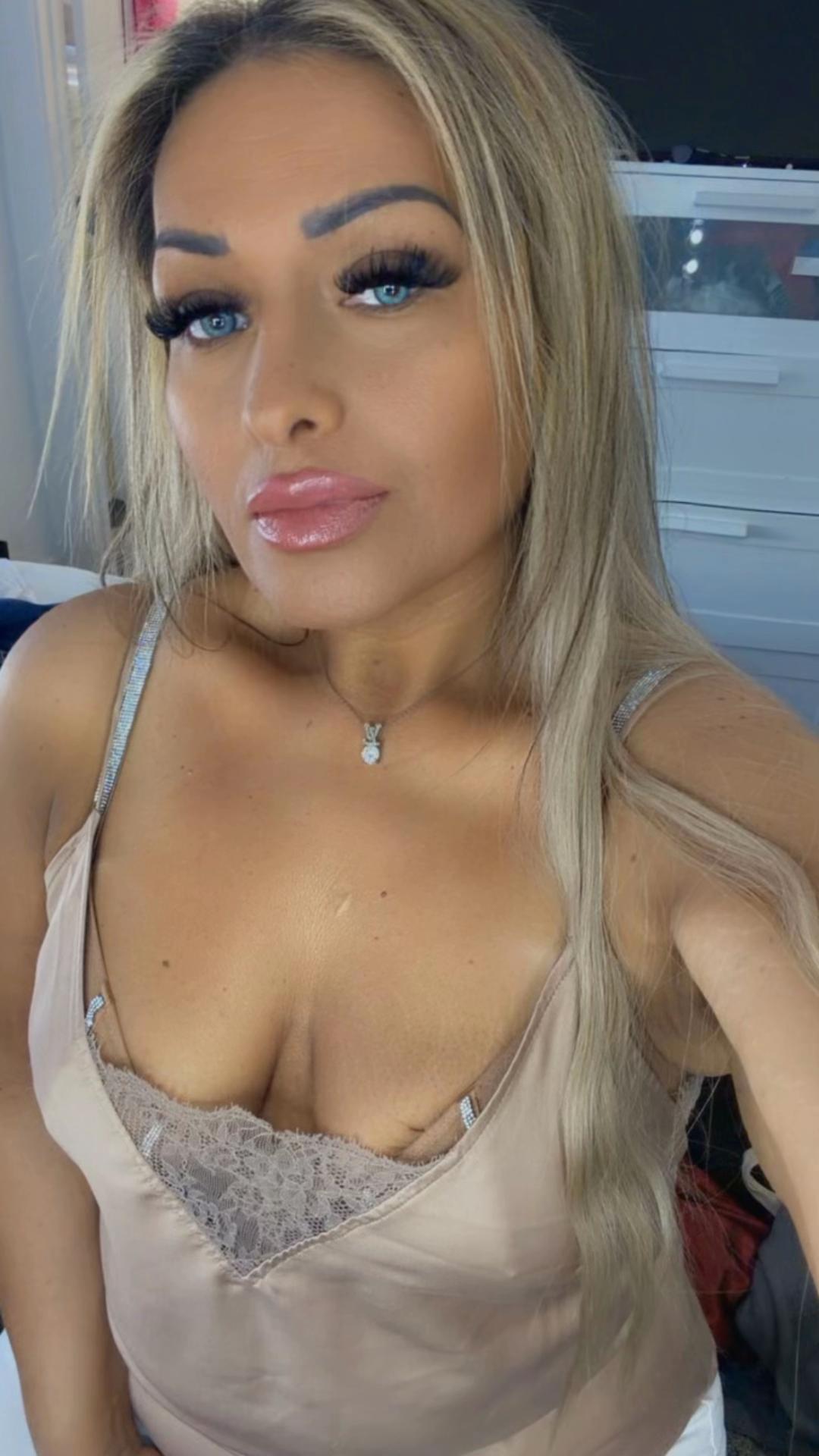@LatinRose 🇨🇦🇸🇻