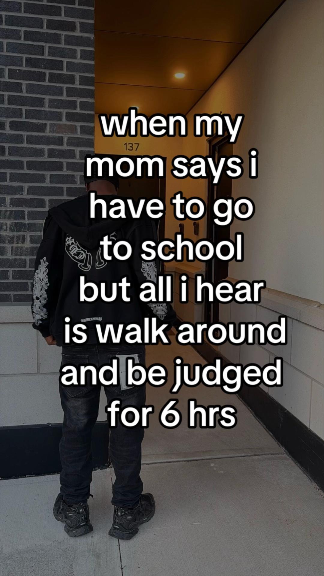 @🏄&zwj;♂️
