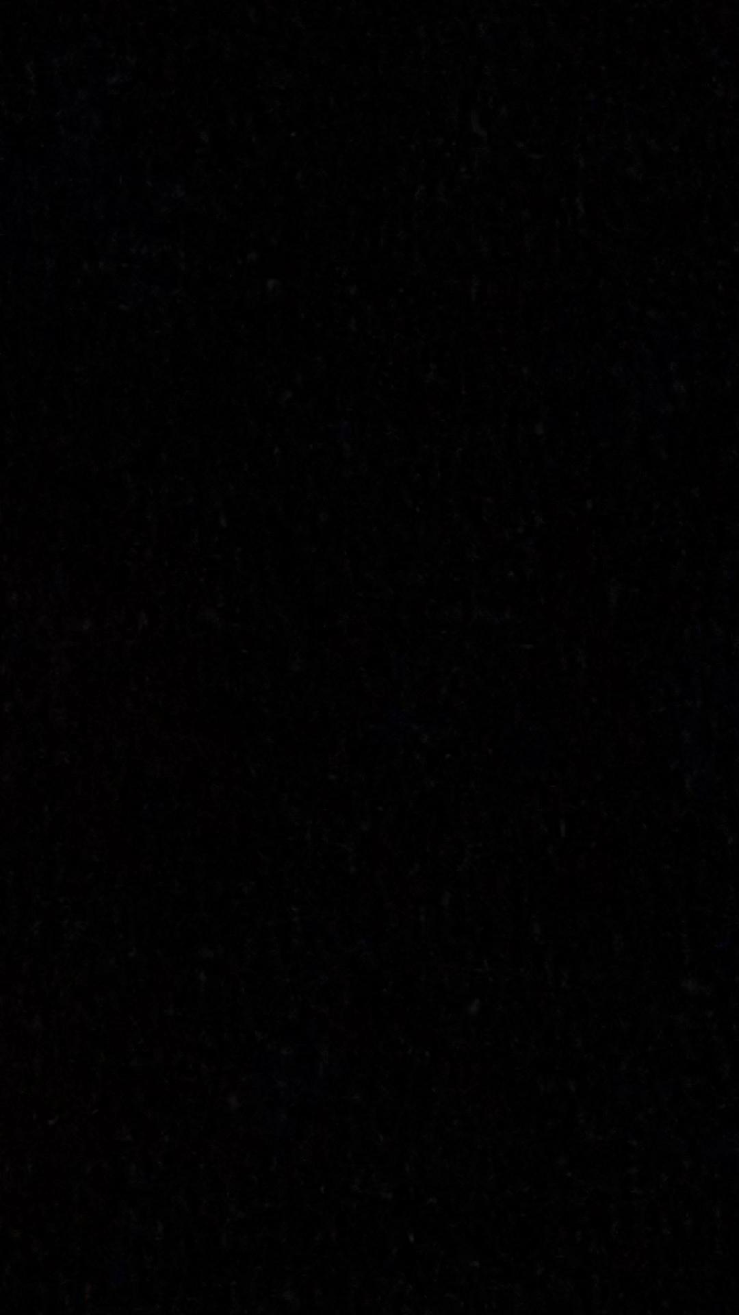 @•