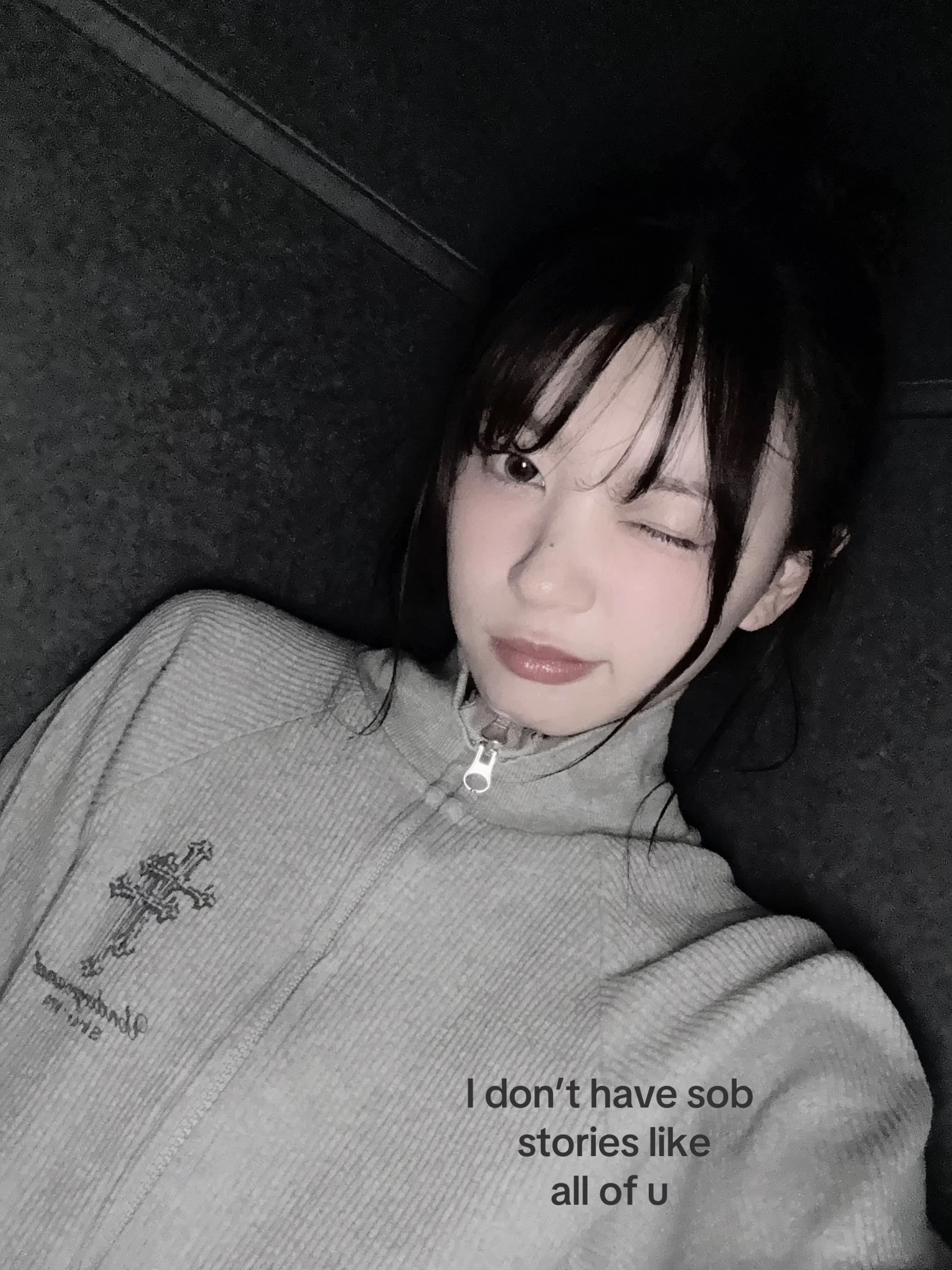 @𖣂