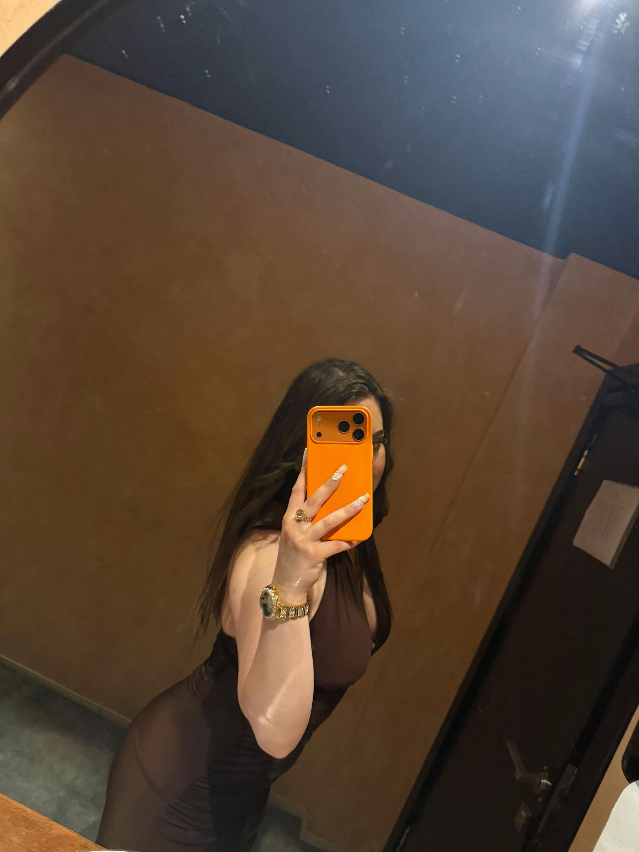 @Ava