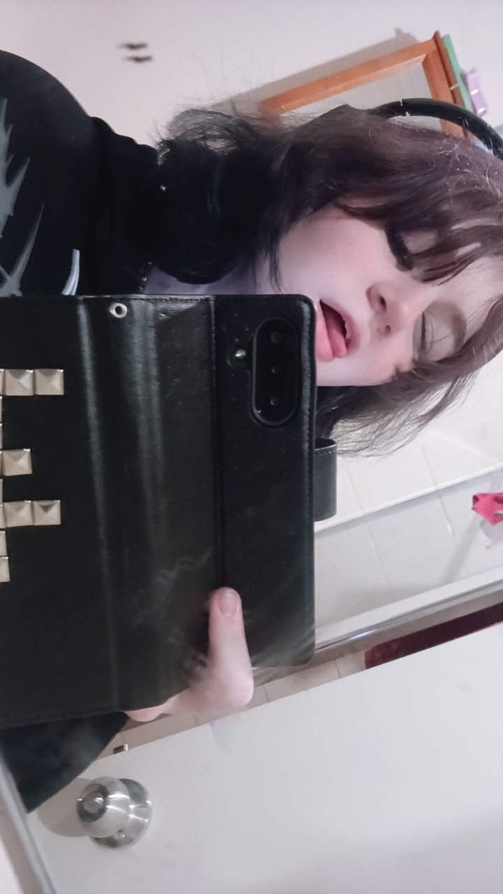 @𝗸𝗮𝗺𝗶𝗸𝗮𝘇𝗲✮~☆