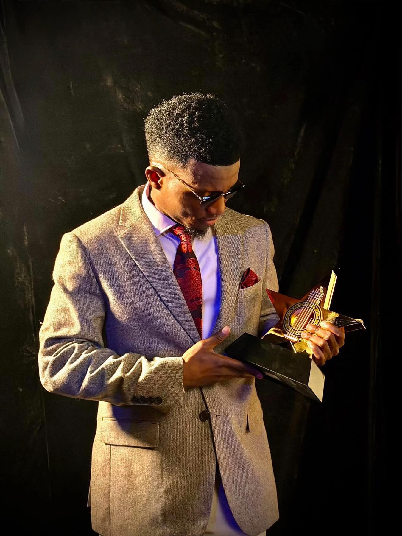 @Kofi Kinaata