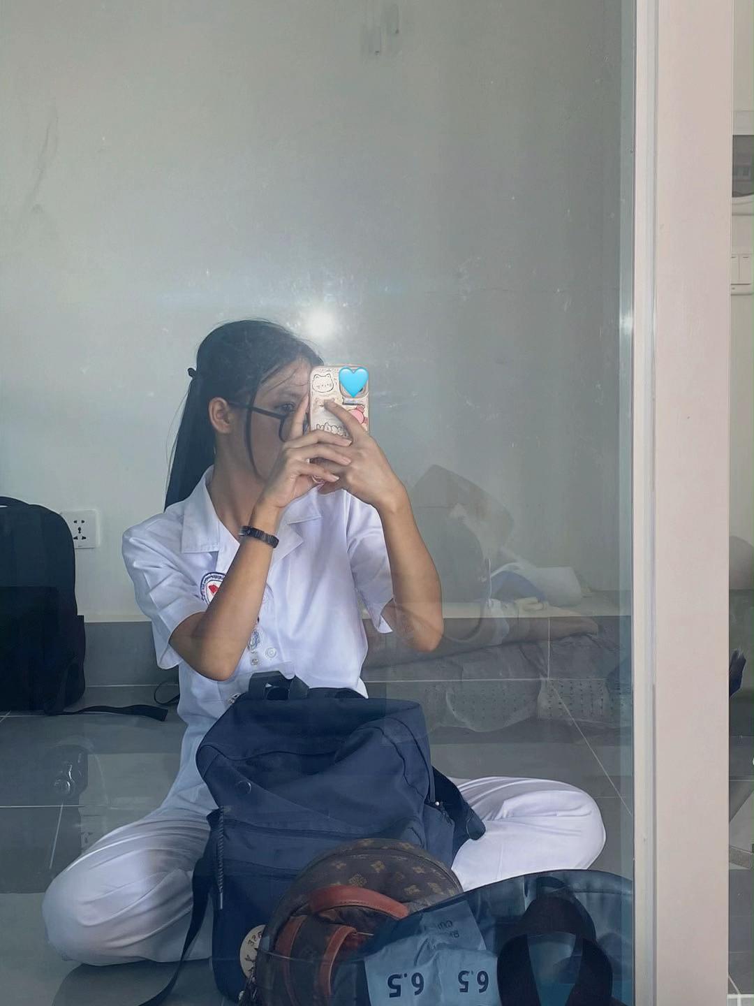 @Dy SลmฤLy๐ฉบ