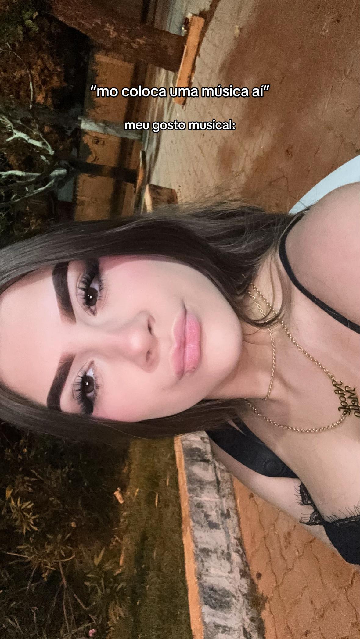 @nicolemello09_