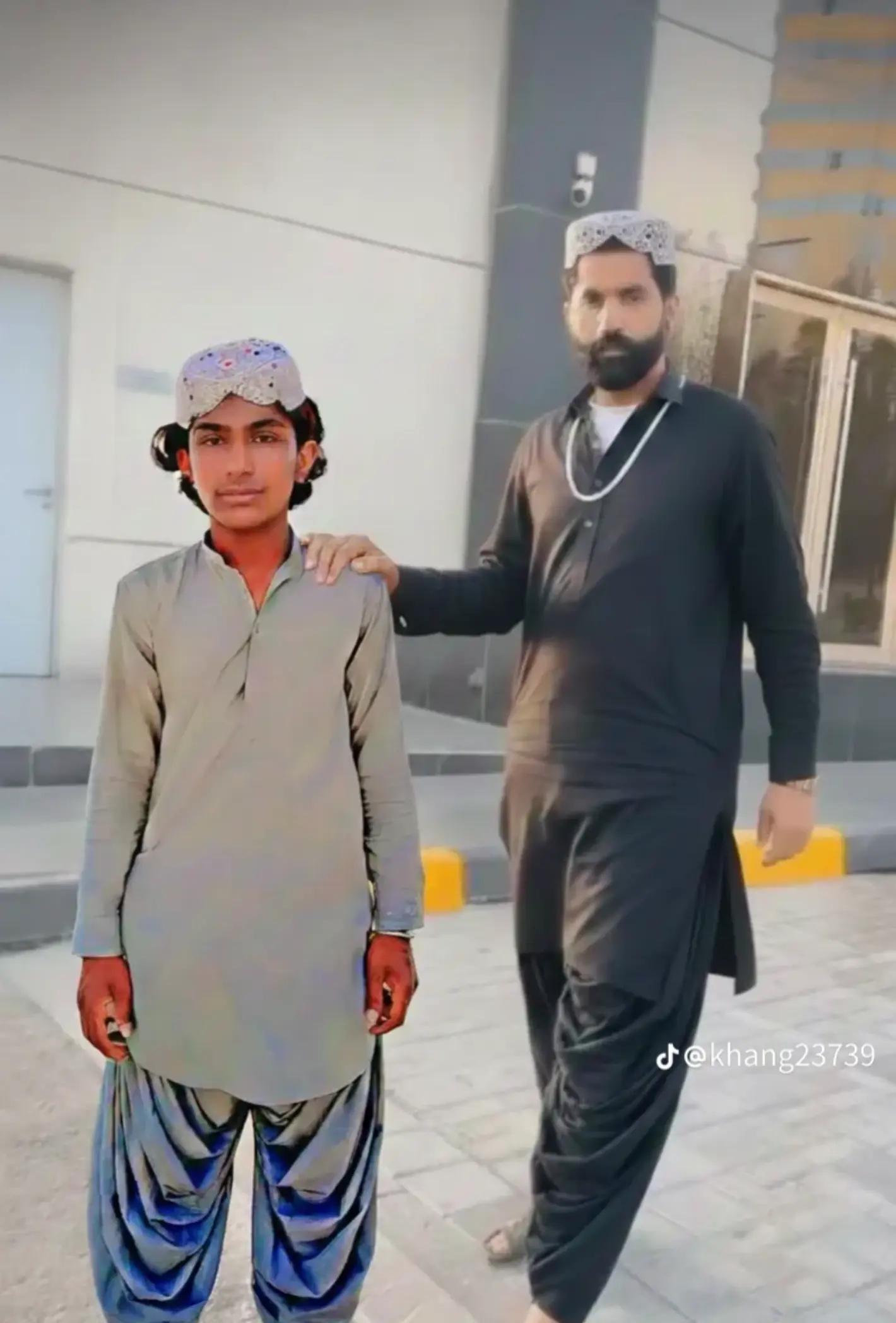 @زندہ شاکاکھکھ