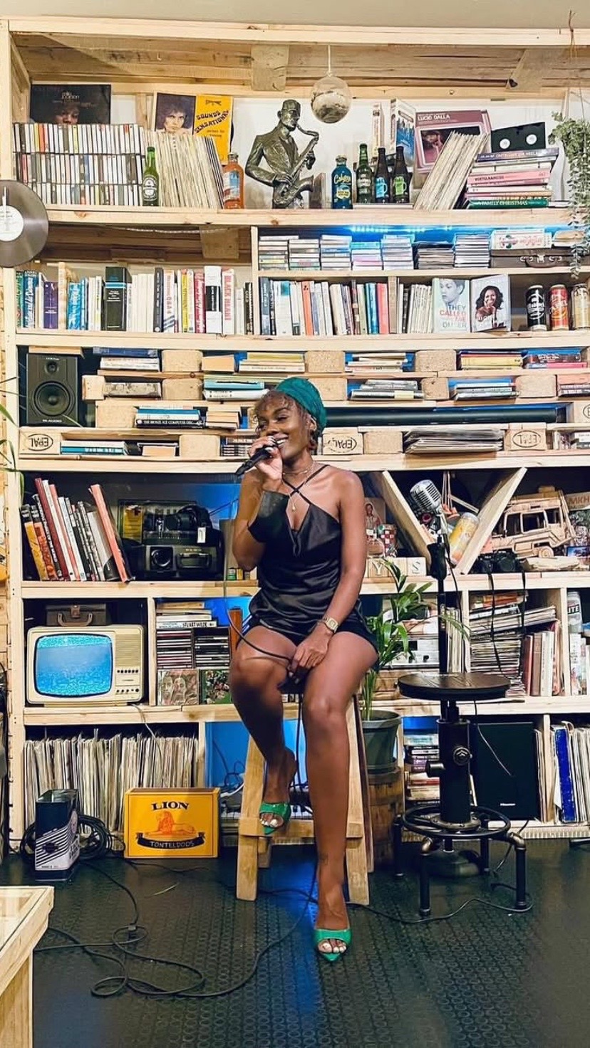 @Vinyls