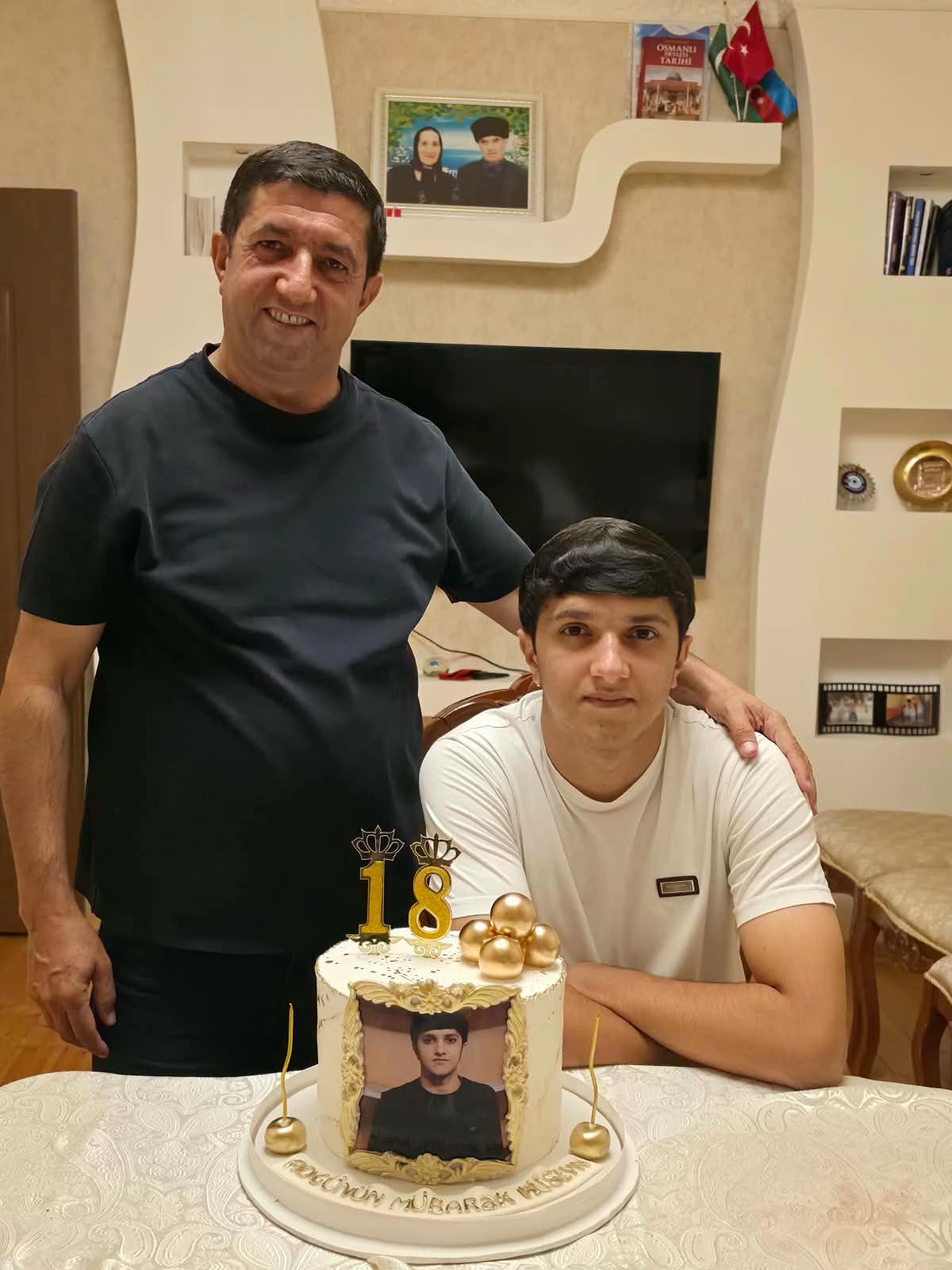 @Rövşən Hüseynov