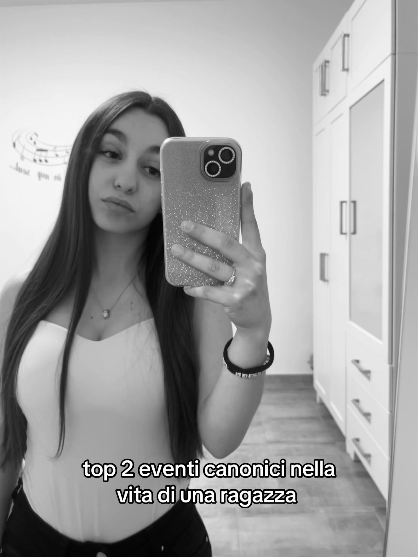 @𝒮𝑜𝒻𝒾𝒶💋