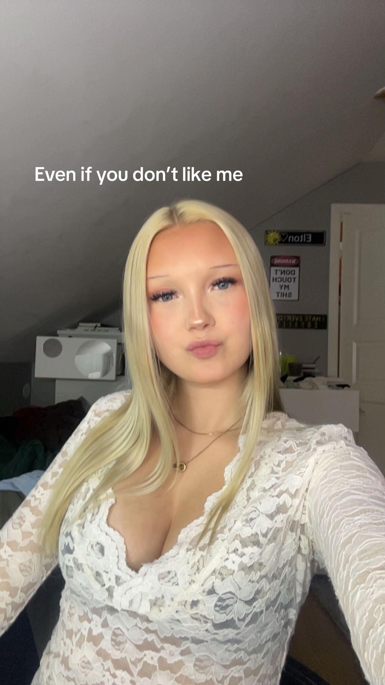 @⃟