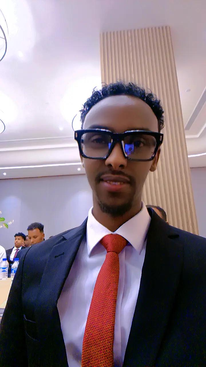 @Abdihakim Kenya (( Ĺ7070))
