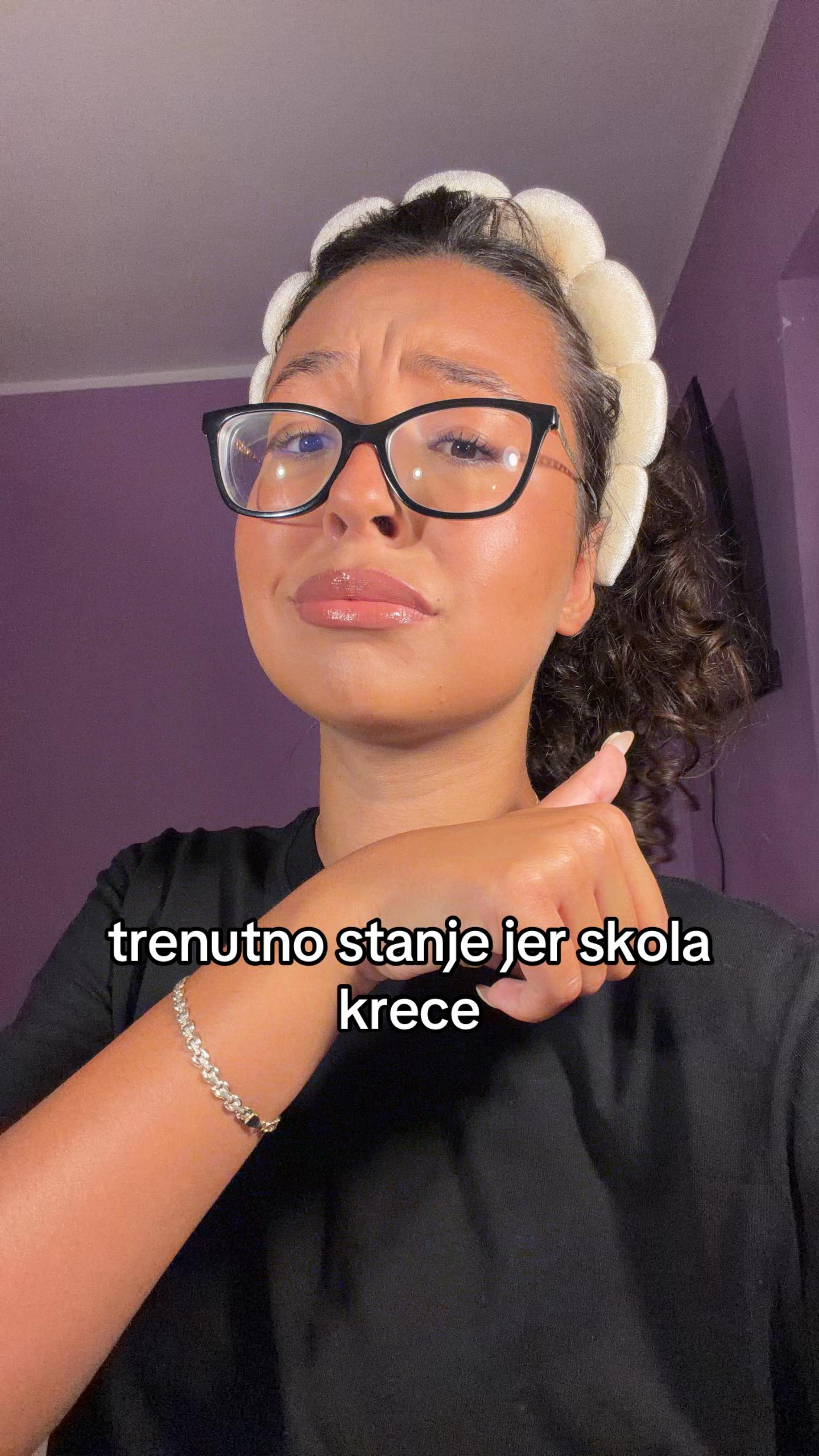 @Isidora