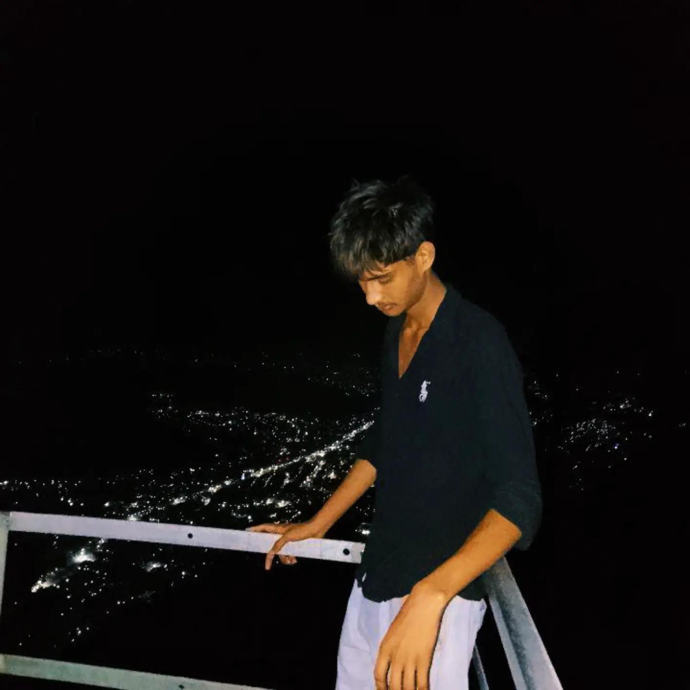 @🔱Sumit⚜️Ydv❤️🔥
