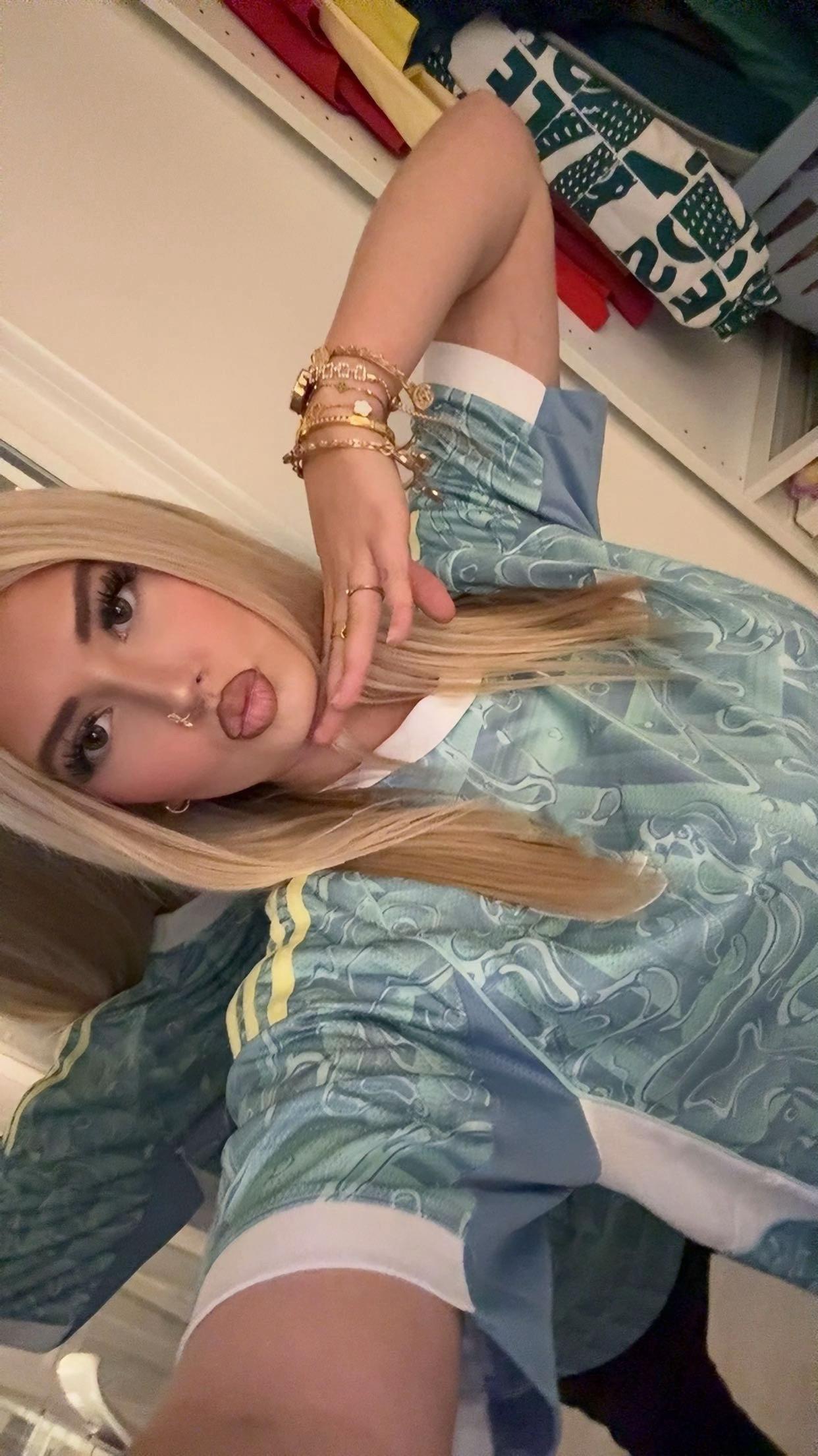 @𝐁𝐄𝐍𝐈𝐓𝐀 💎