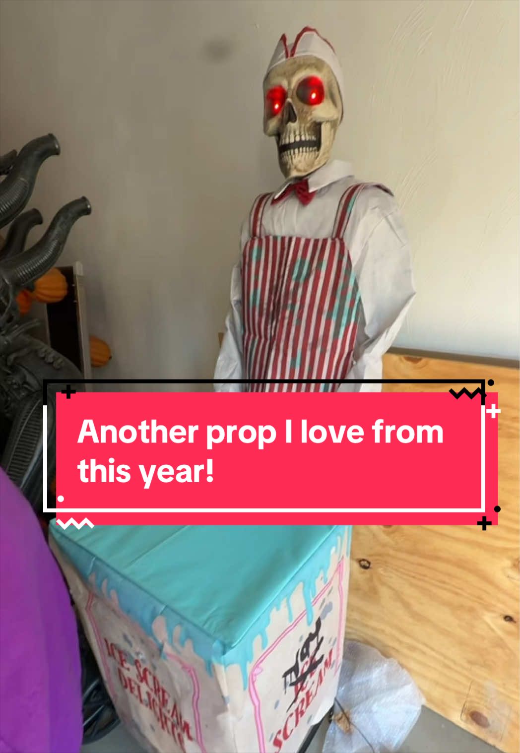 @Deezanimatronics