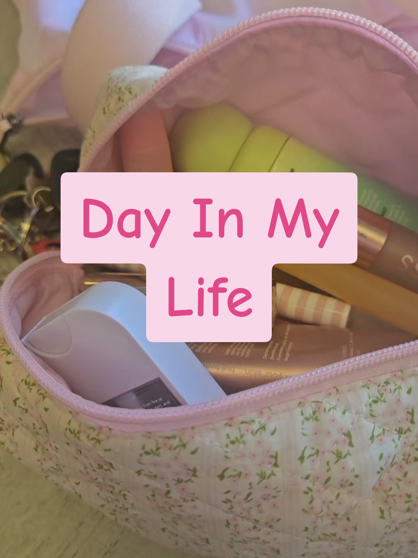 @Books & Girly Things 🎀🩷