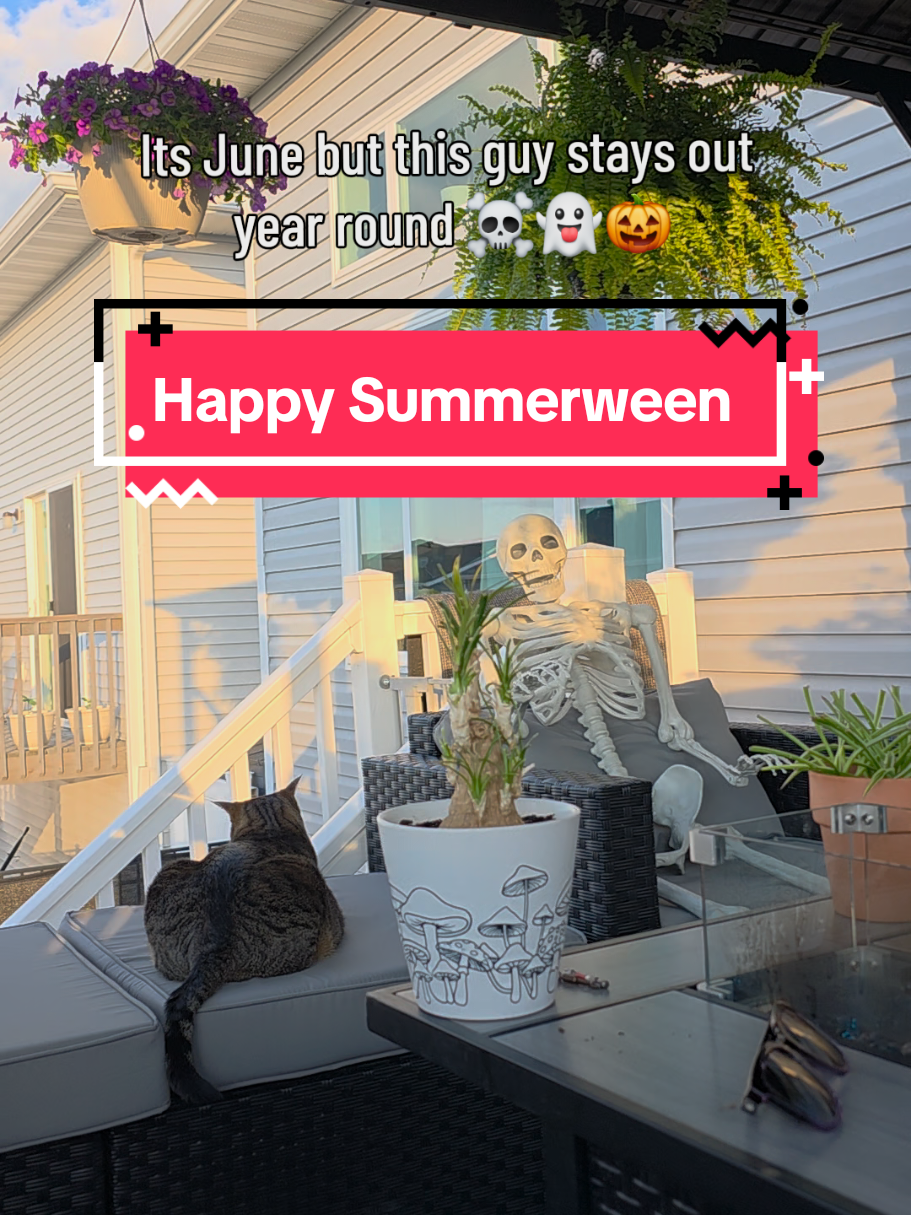 @Hannah R 🖤🧡👻🎃