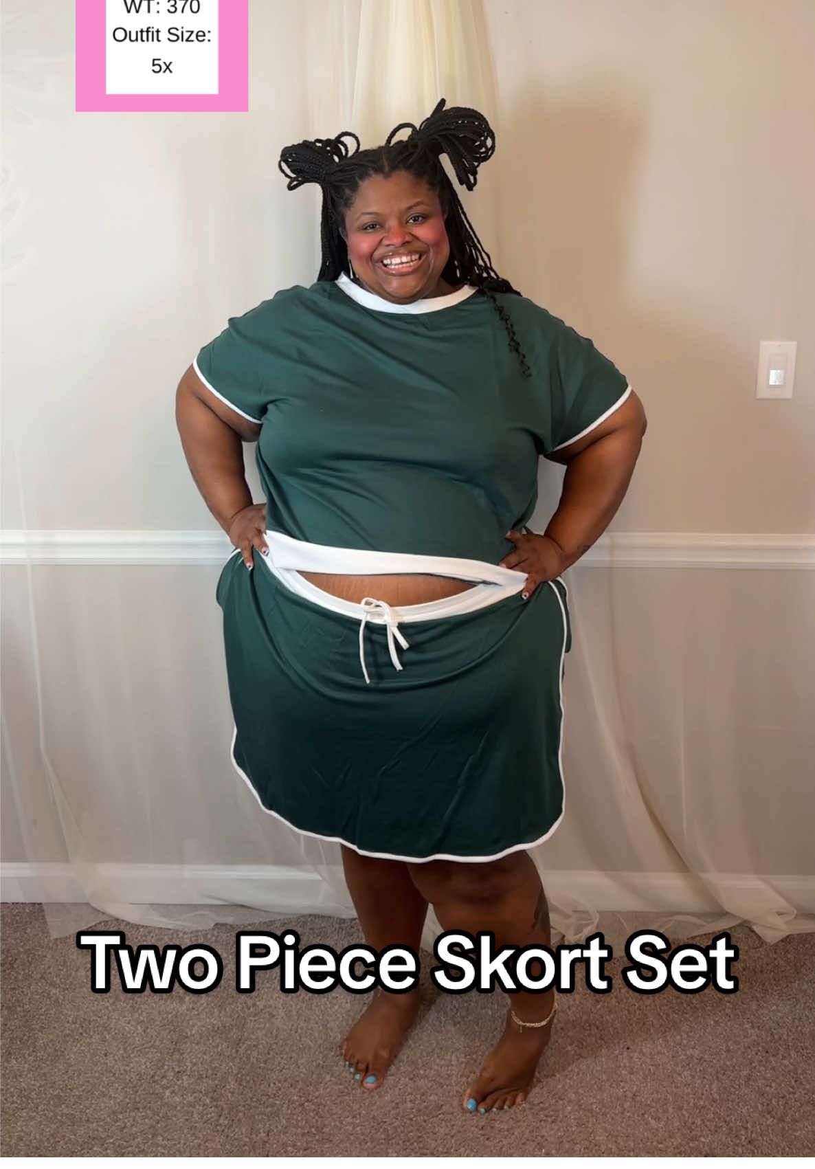 @Nikki • Plus Size Fashion