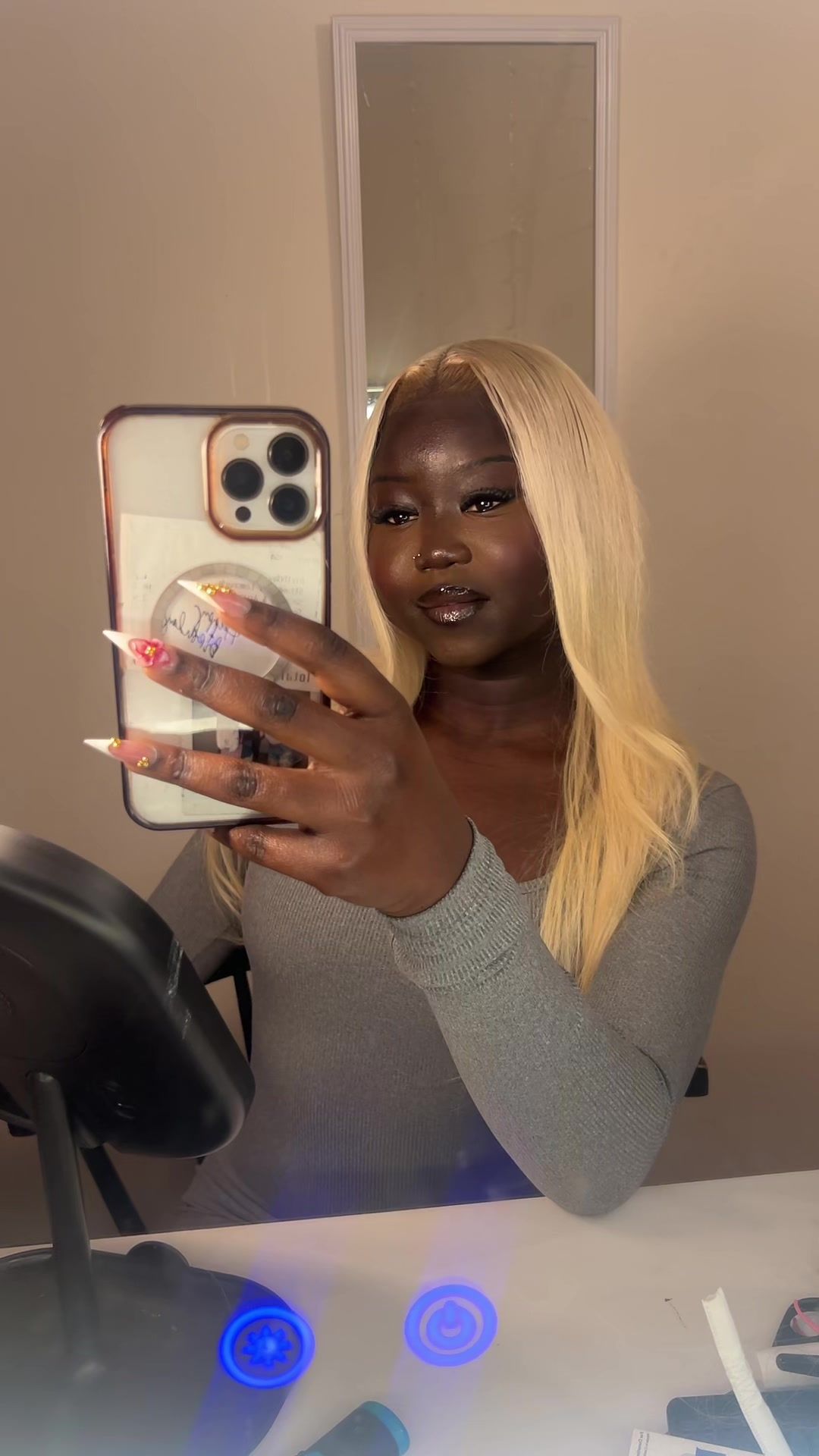 @❦