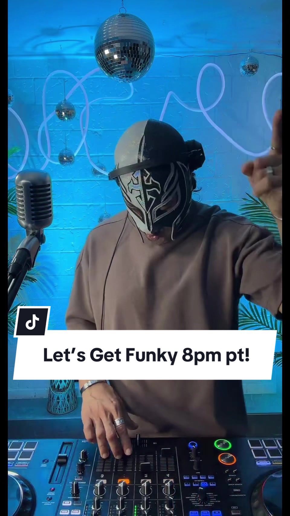 @2M